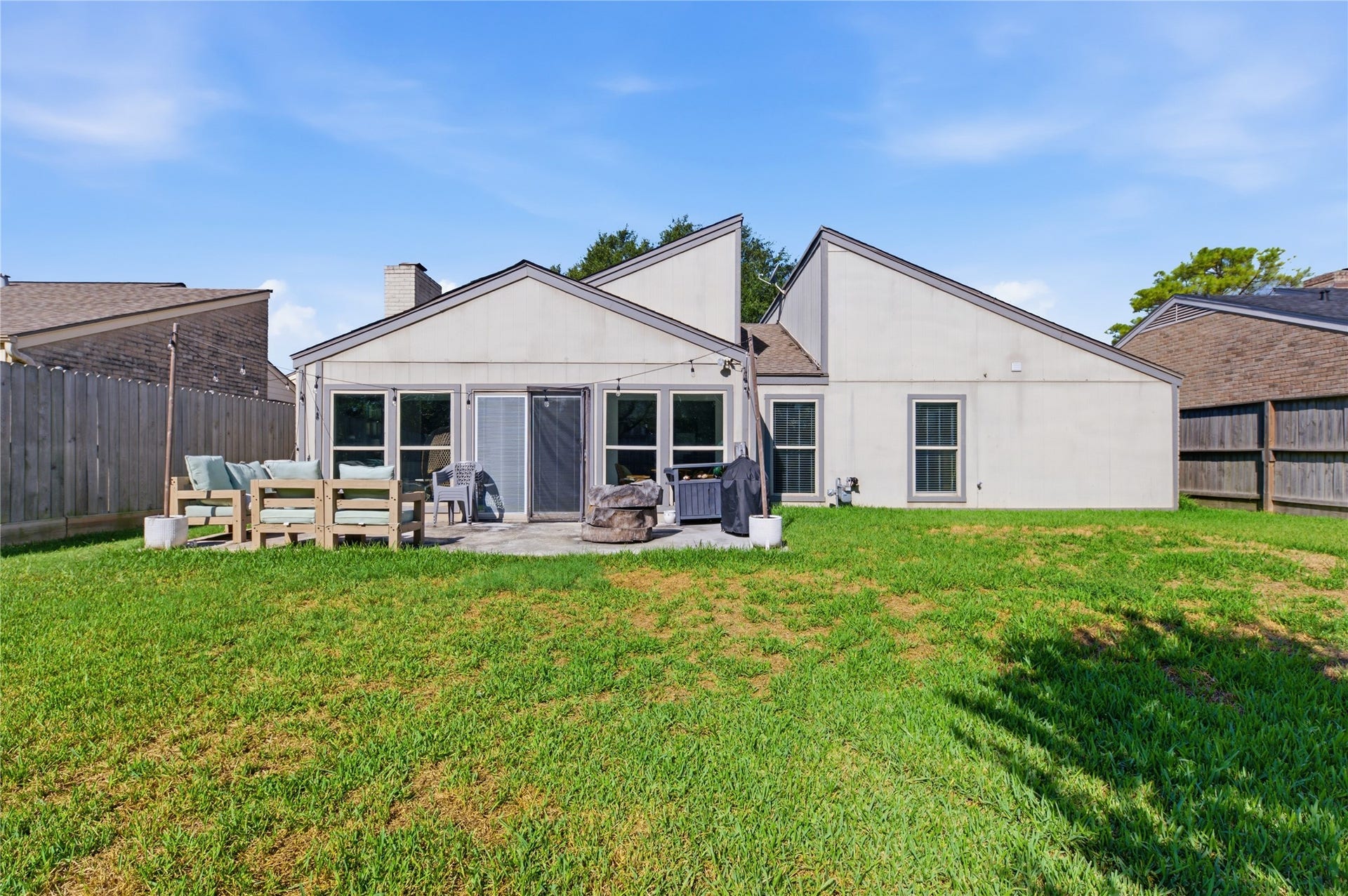 2211 Kinbrook Drive, Houston, TX 77077 Lots of greenspace perfect for outdoor activities.