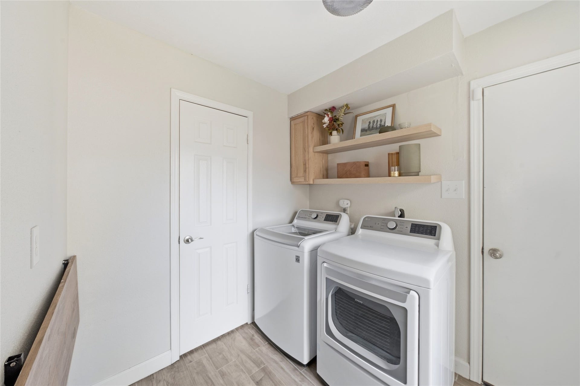 2211 Kinbrook Drive, Houston, TX 77077 Dedicated interior laundry room.