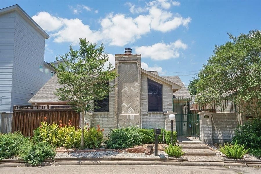 Property photo for 1914 Hunters Trace Street, Houston, TX