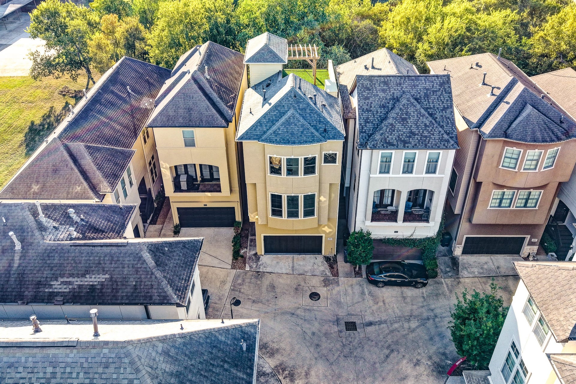 4118 Bonner View Lane, Houston, TX 77007 Great location inside 6-10 loop!