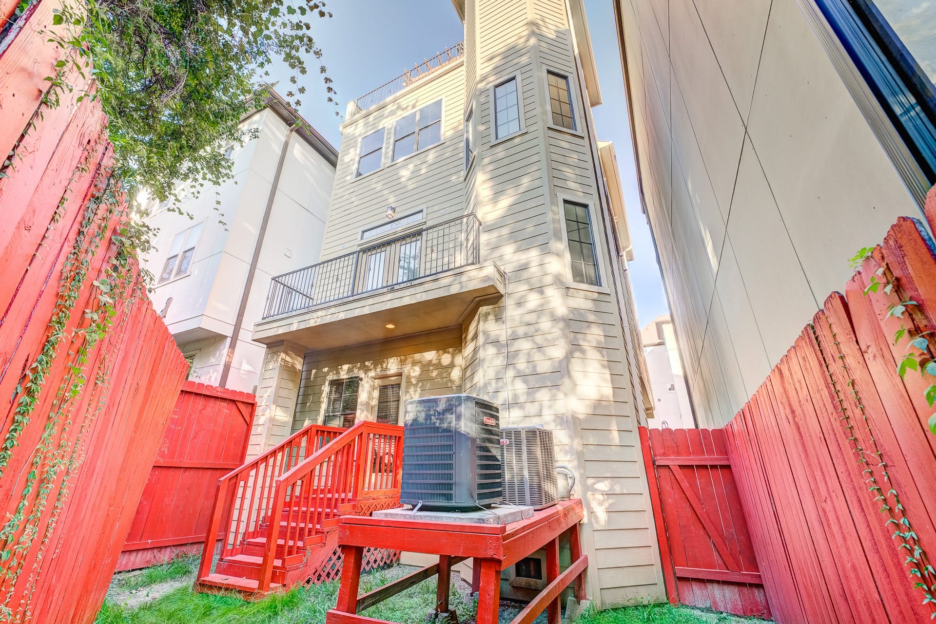 4118 Bonner View Lane, Houston, TX 77007 Perfect for outdoor entertaining!