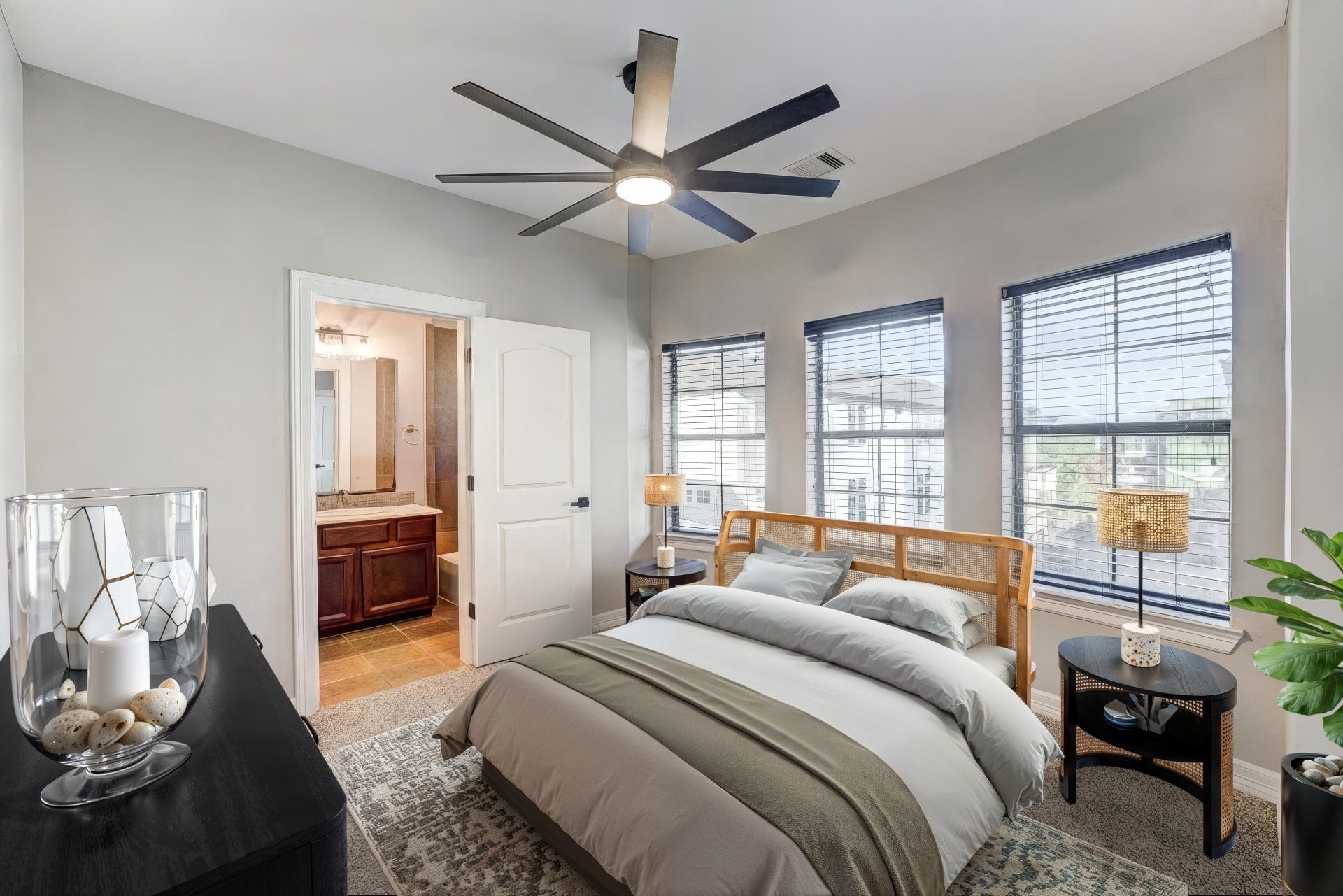 4118 Bonner View Lane, Houston, TX 77007 Virtually Staged - Secondary Bedoom