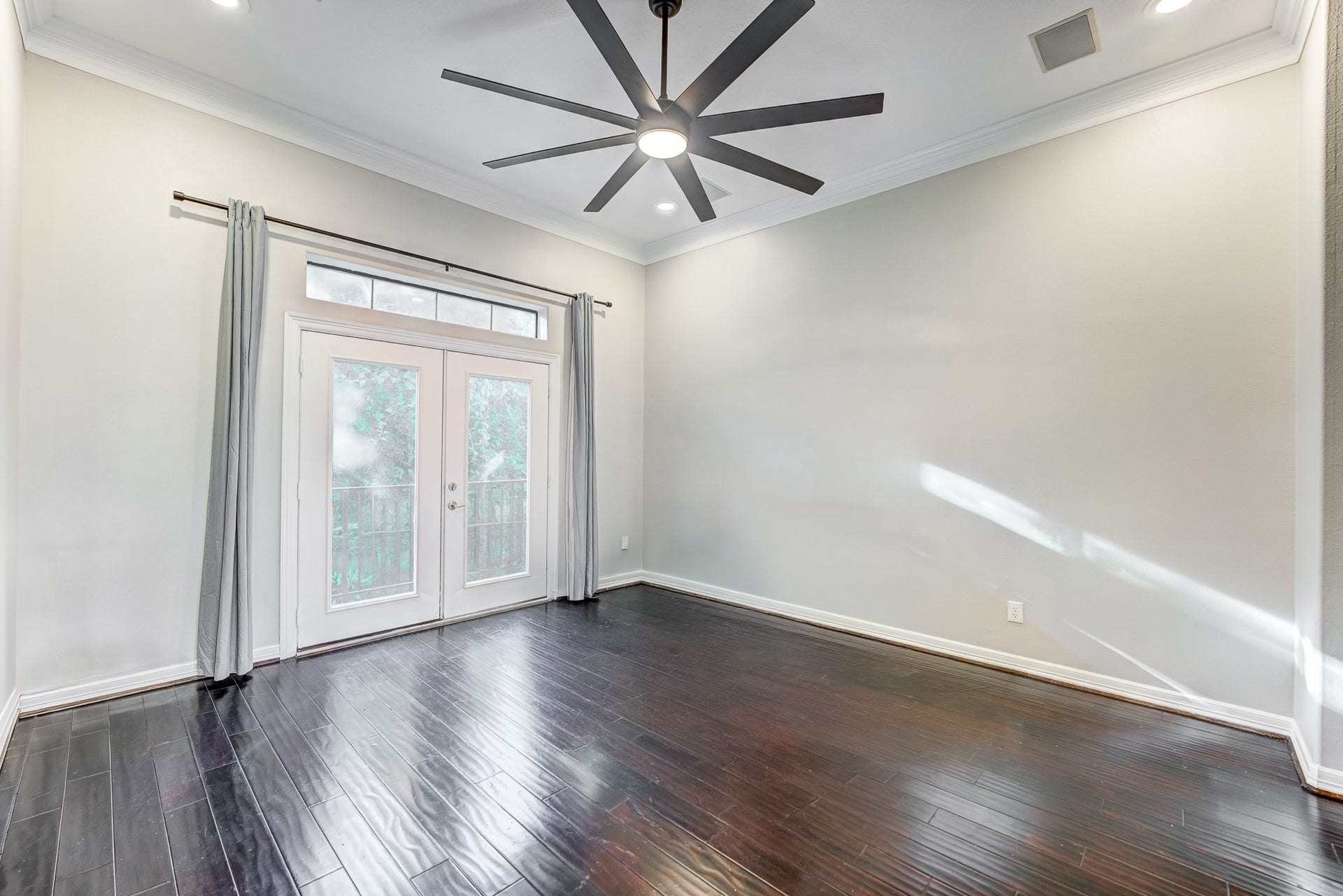 4118 Bonner View Lane, Houston, TX 77007 Living room