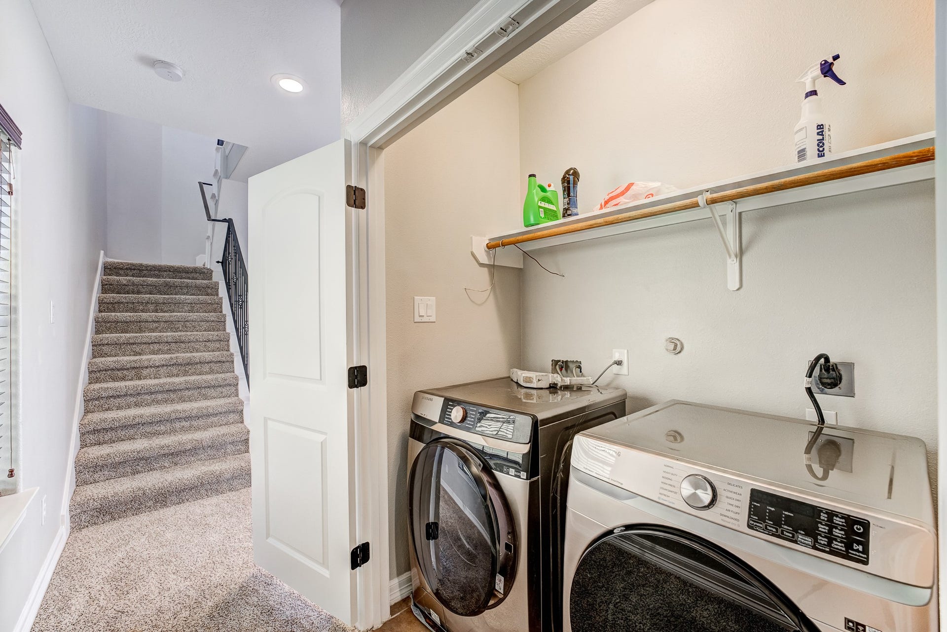 4118 Bonner View Lane, Houston, TX 77007 Laundry room