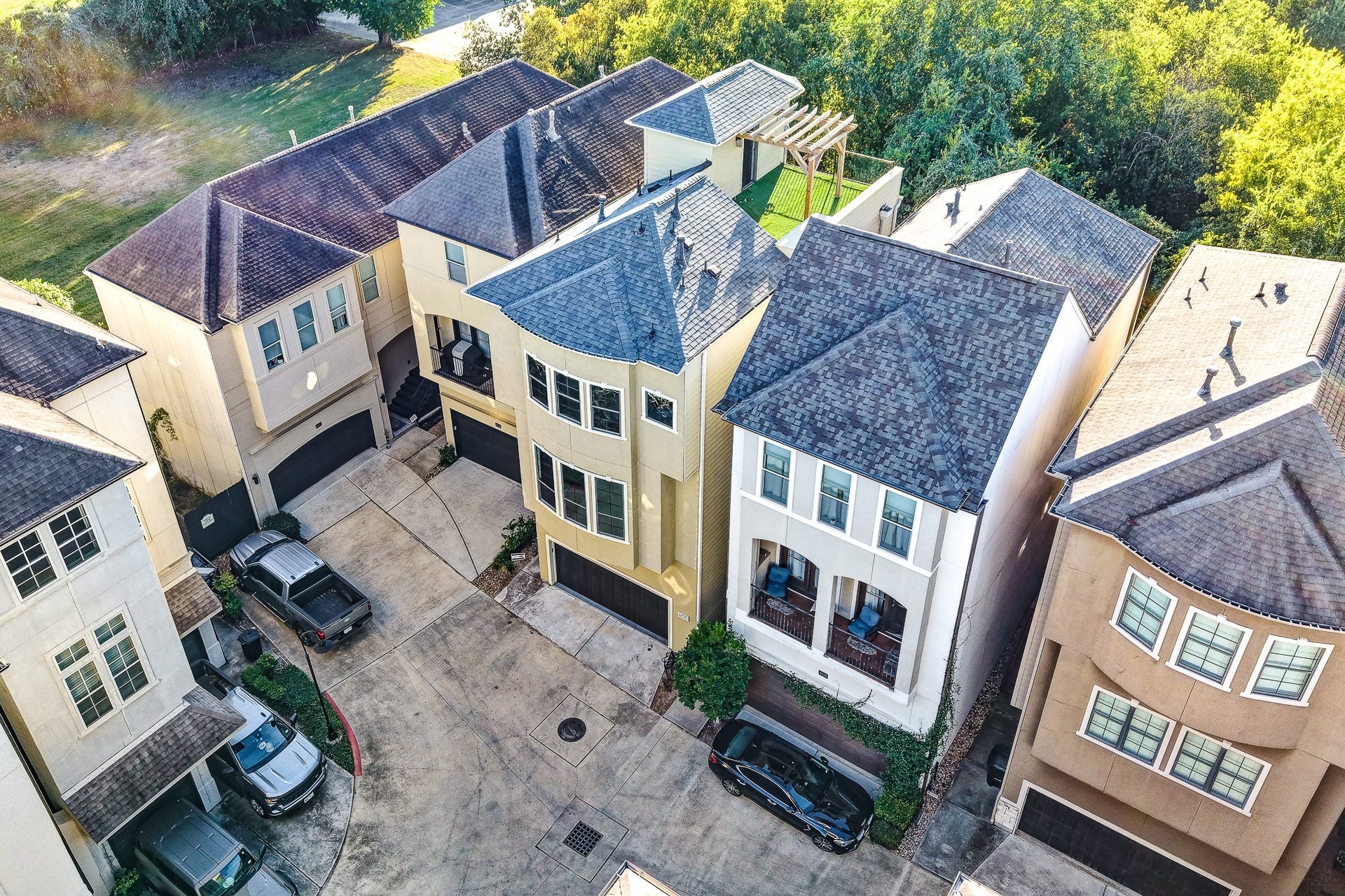 4118 Bonner View Lane, Houston, TX 77007 Backing to green space