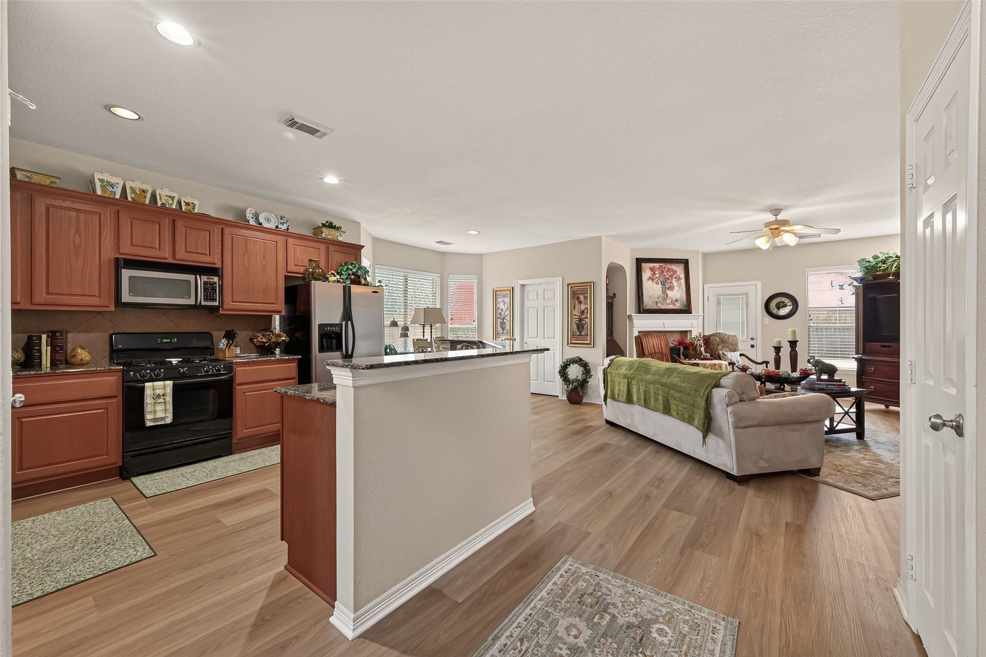 4719 Opal Brook Court, Fresno, TX 77545 4719 Opal Brook Court, Fresno, TX 77545