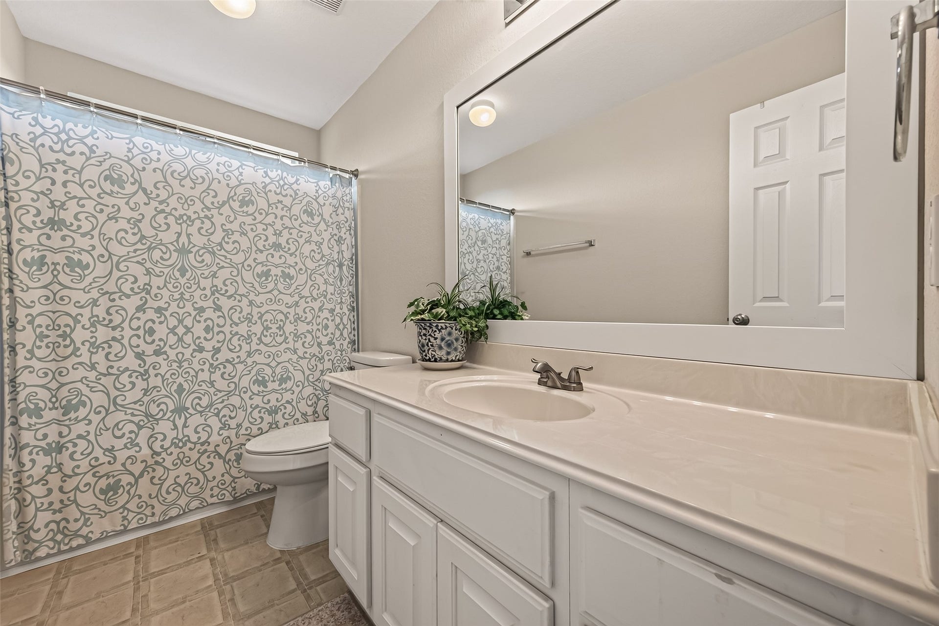 4719 Opal Brook Court, Fresno, TX 77545 4719 Opal Brook Court, Fresno, TX 77545