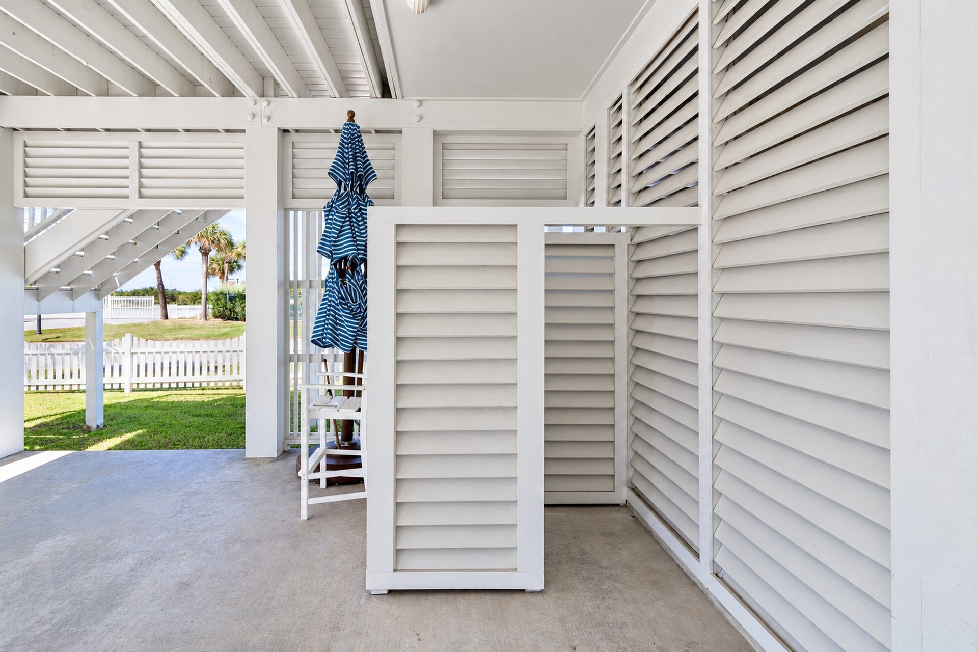 3802 Abalone Road, Galveston, TX 77554 Outdoor Shower