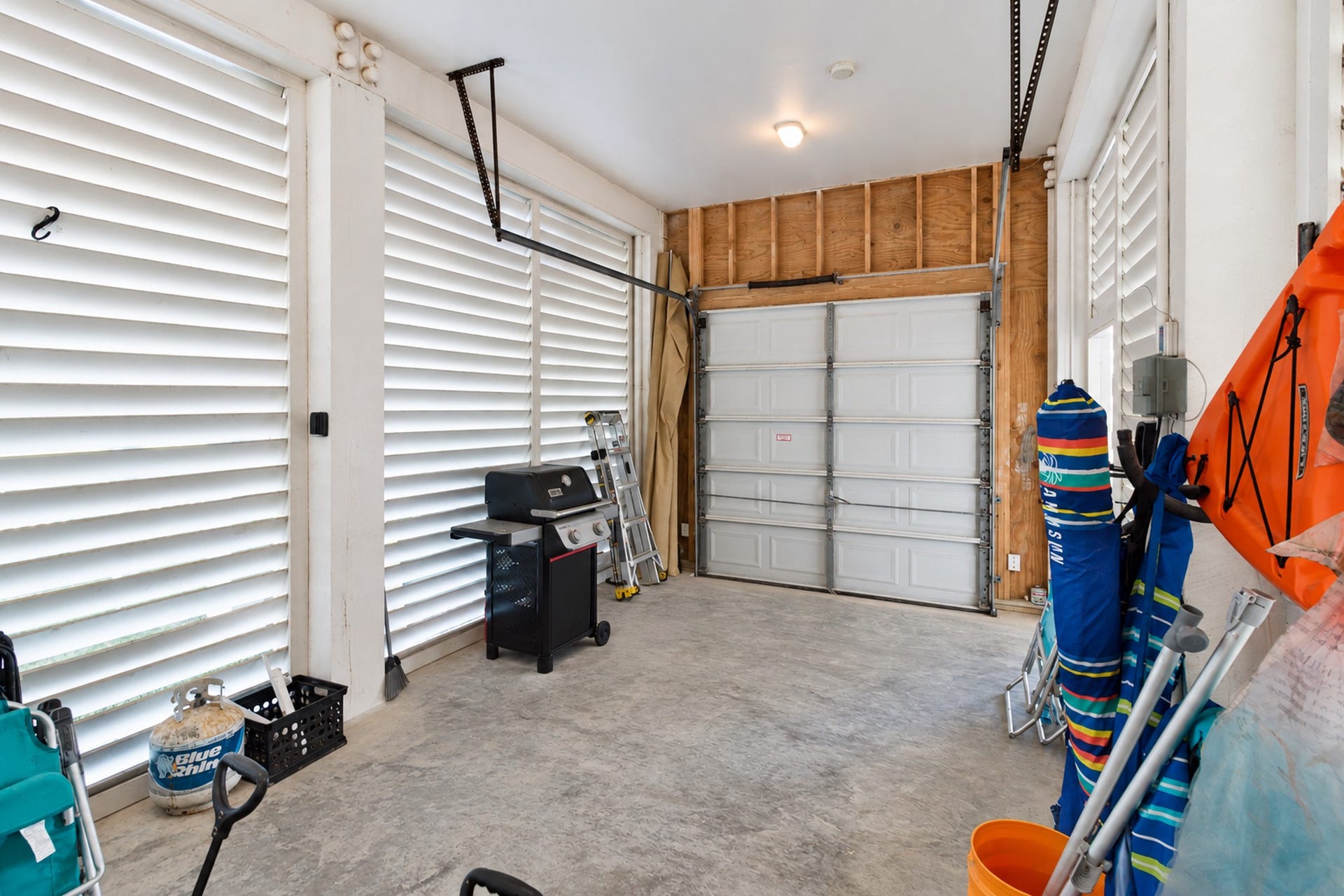 3802 Abalone Road, Galveston, TX 77554 Large Spacious Garage