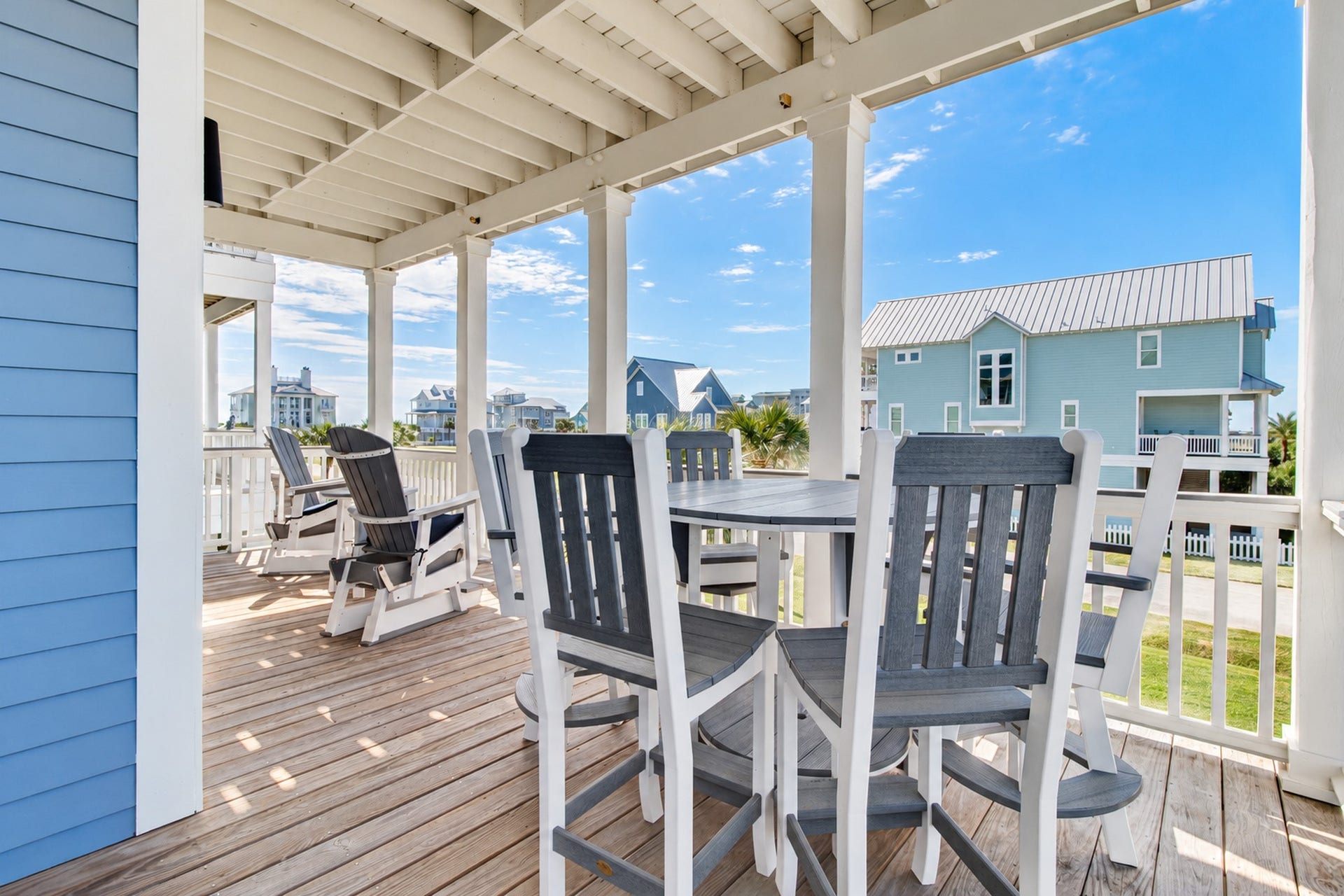 3802 Abalone Road, Galveston, TX 77554 West facing covered deck offers straight on views of the Gulf.