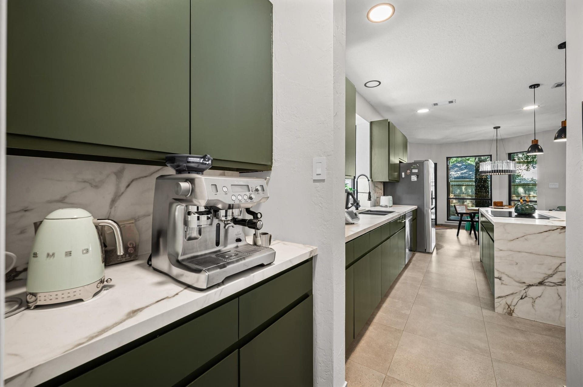 15 Underwood Place, The Woodlands, TX 77381 15 Underwood Place, The Woodlands, TX 77381