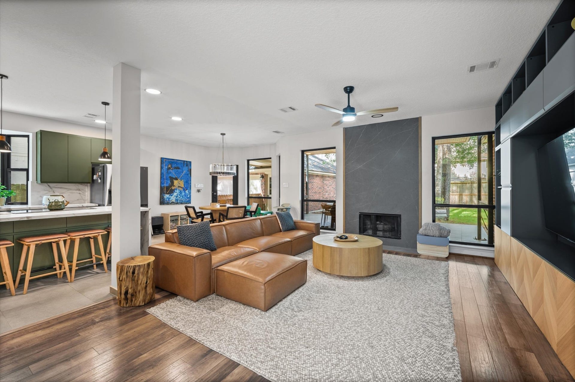 15 Underwood Place, The Woodlands, TX 77381 15 Underwood Place, The Woodlands, TX 77381