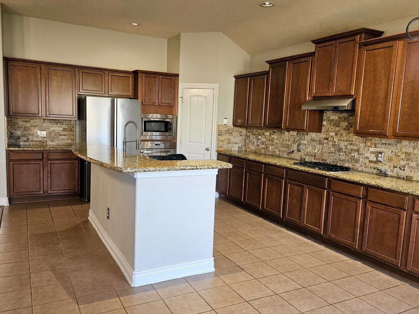 5031 Gulf Stream Lane, Bacliff, TX 77518 5031 Gulf Stream Lane, Bacliff, TX 77518