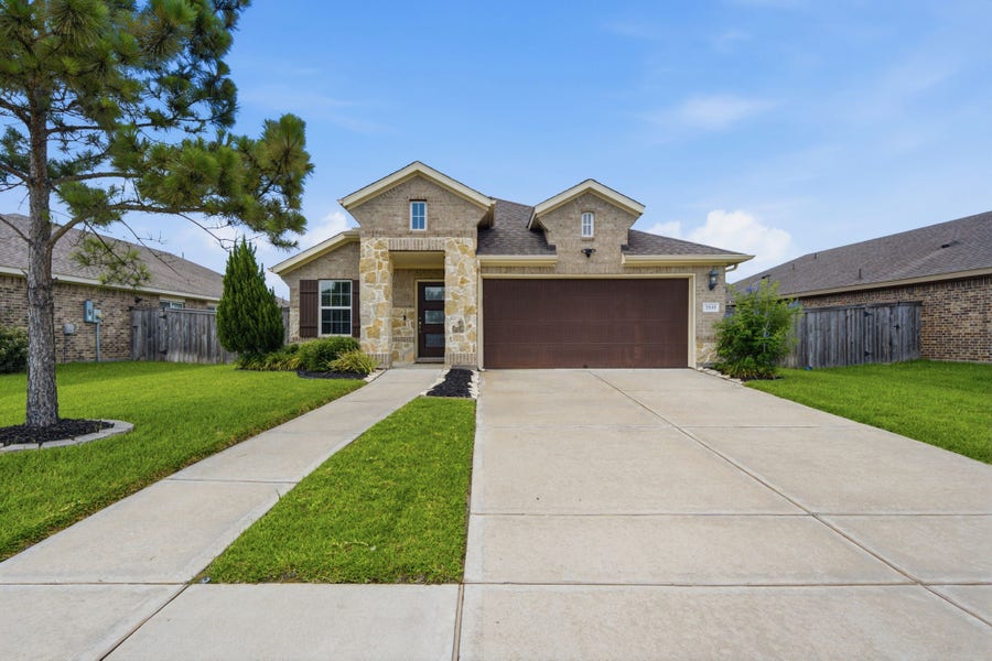 Property photo for 2535 Anderwood Pointe Way, Pearland, TX