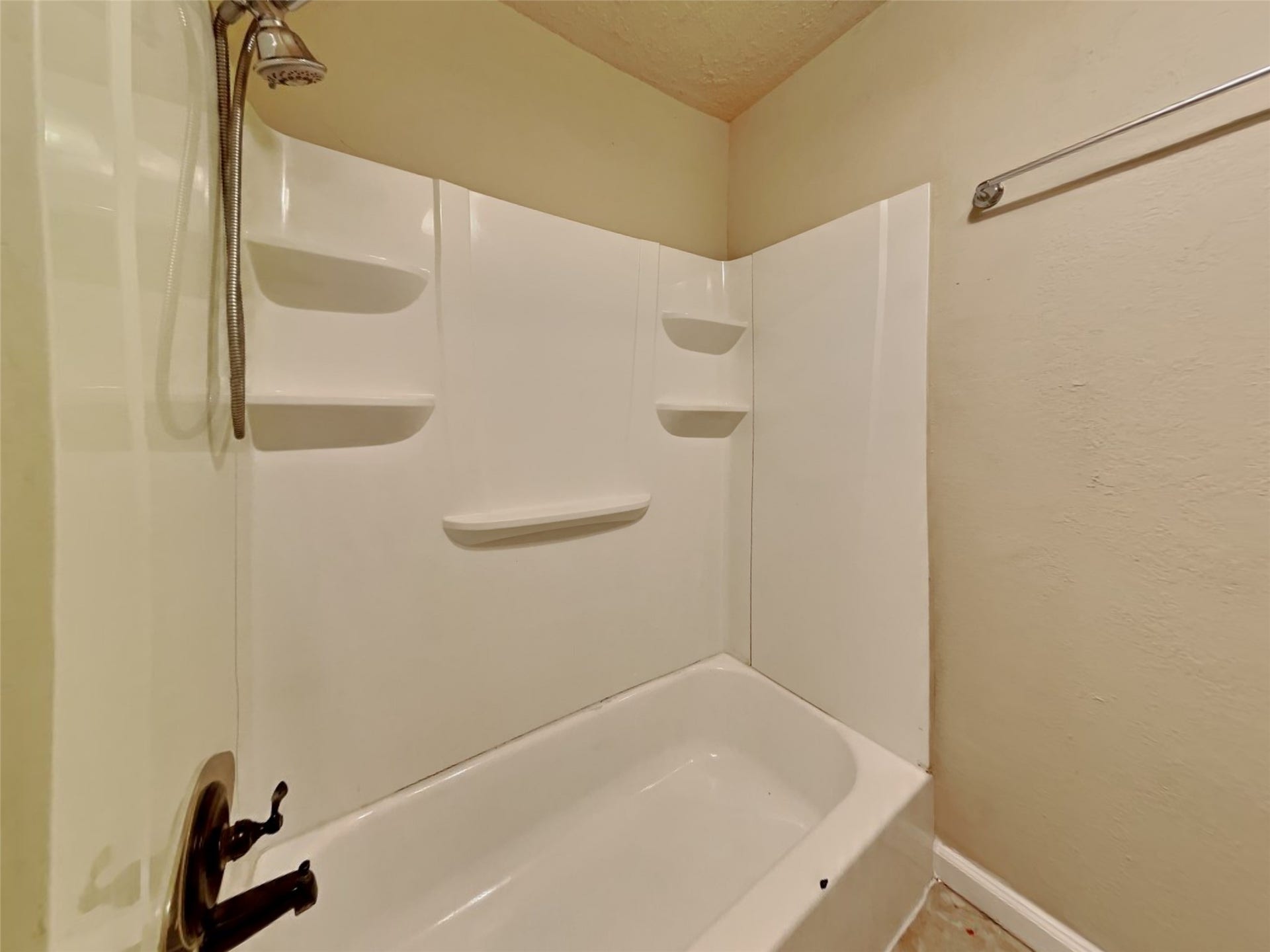 305 Sherbrooke Court, Pasadena, TX 77503