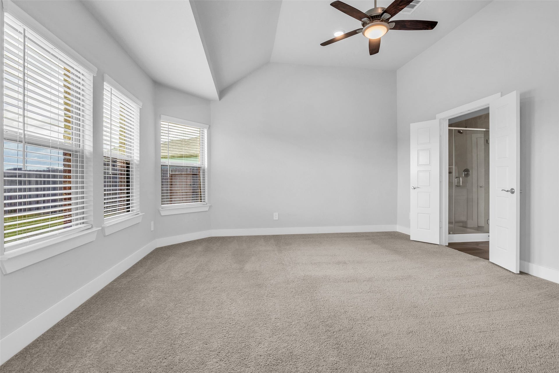 207 Alder Laurels Cove, Magnolia, TX 77354 Primary bedroom on first floor