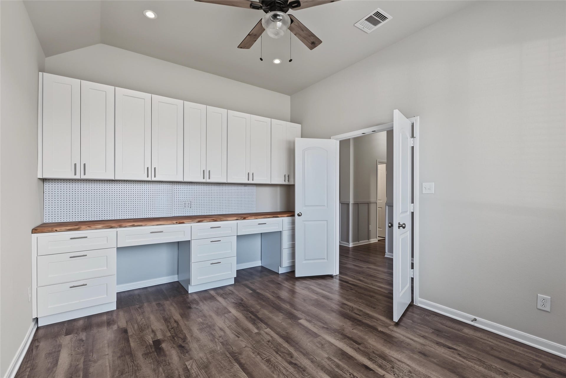 114 Abner Lane, Montgomery, TX 77356 114 Abner Lane, Montgomery, TX 77356