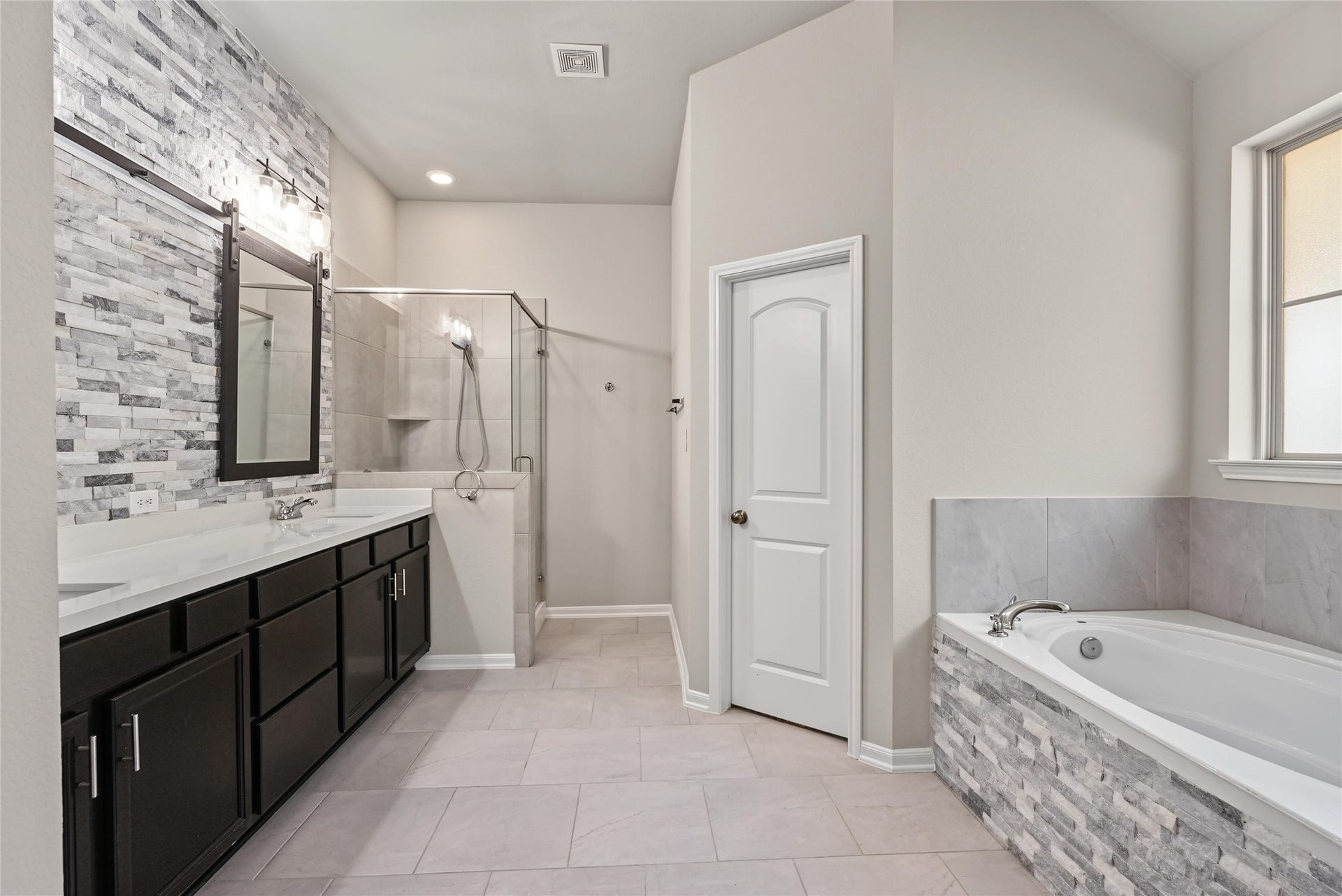 114 Abner Lane, Montgomery, TX 77356 114 Abner Lane, Montgomery, TX 77356