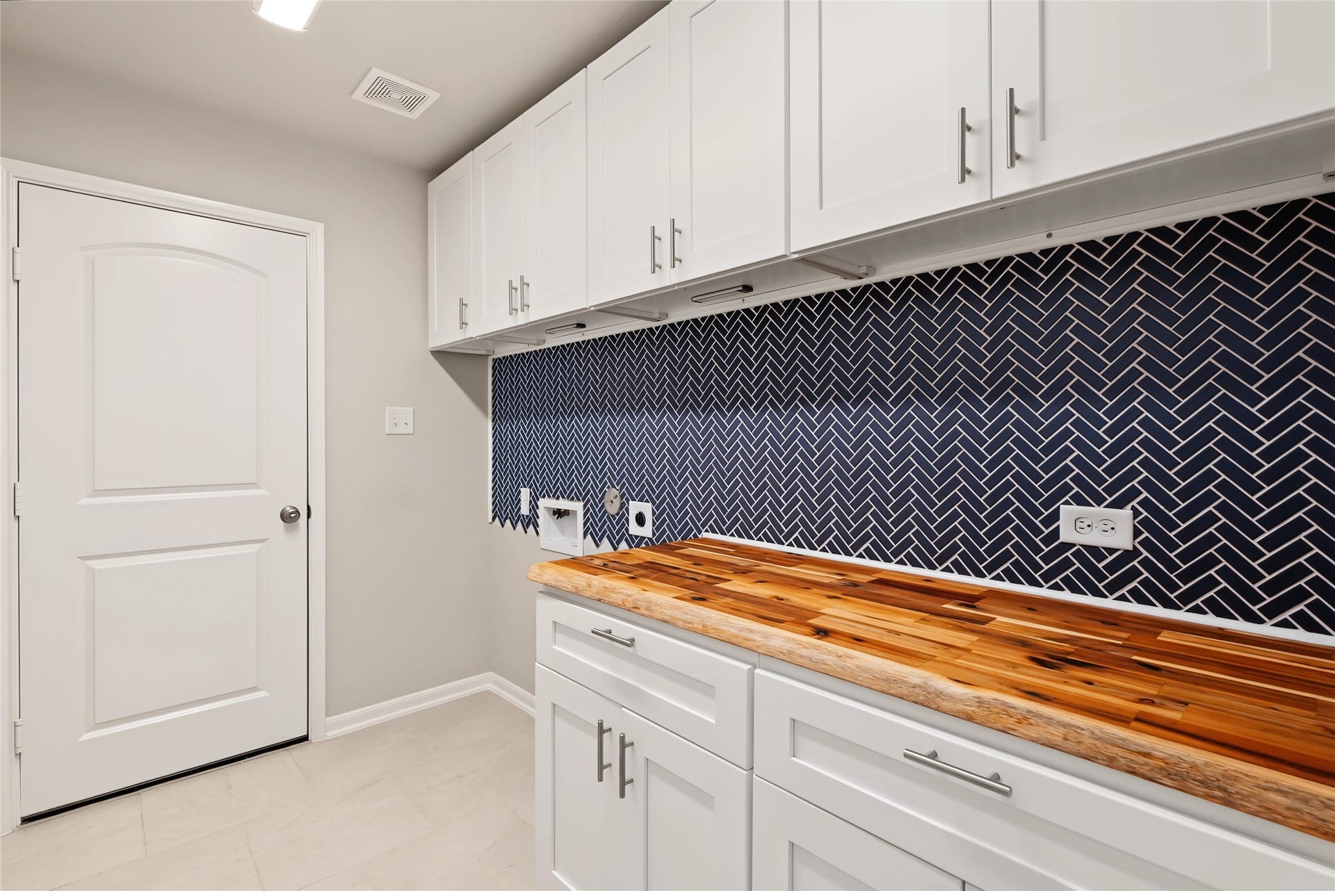 114 Abner Lane, Montgomery, TX 77356 114 Abner Lane, Montgomery, TX 77356