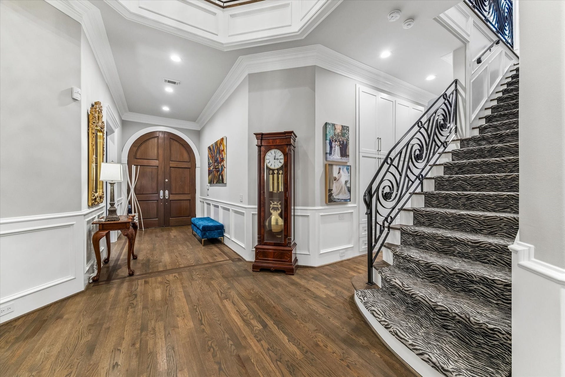 Another view of the entryway and beautiful front doors.