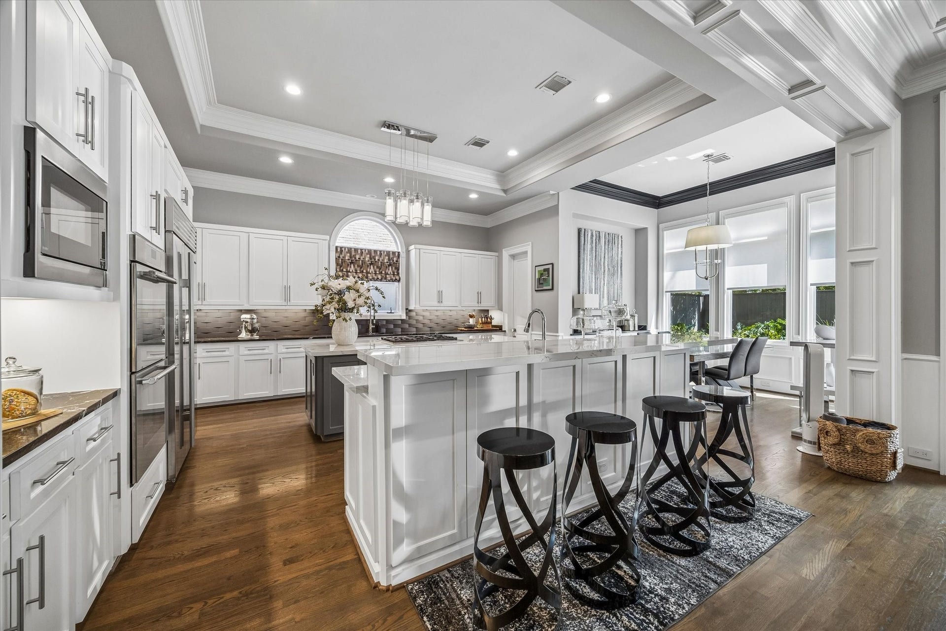 Another view of the kitchen and breakfast area.