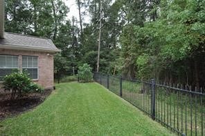 3129 Cedar Knolls Drive, Houston, TX 77339 Side yard