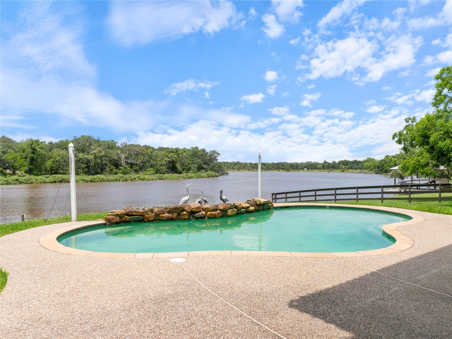 Property photo for 3054 Fm 2611 Road, Brazoria, TX