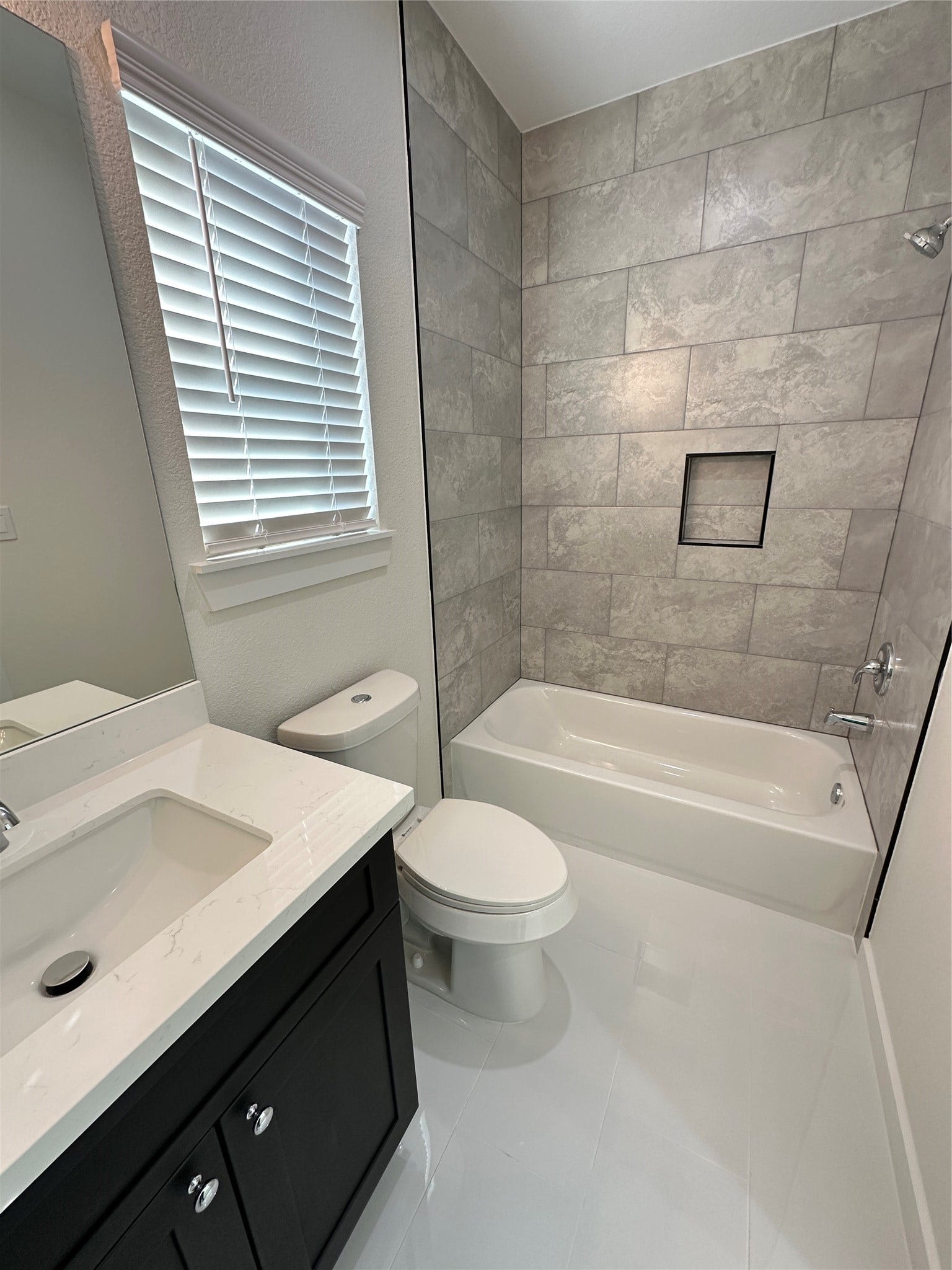 8408 Darien Street, #B, Houston, TX 77028 secondary bathrooom
