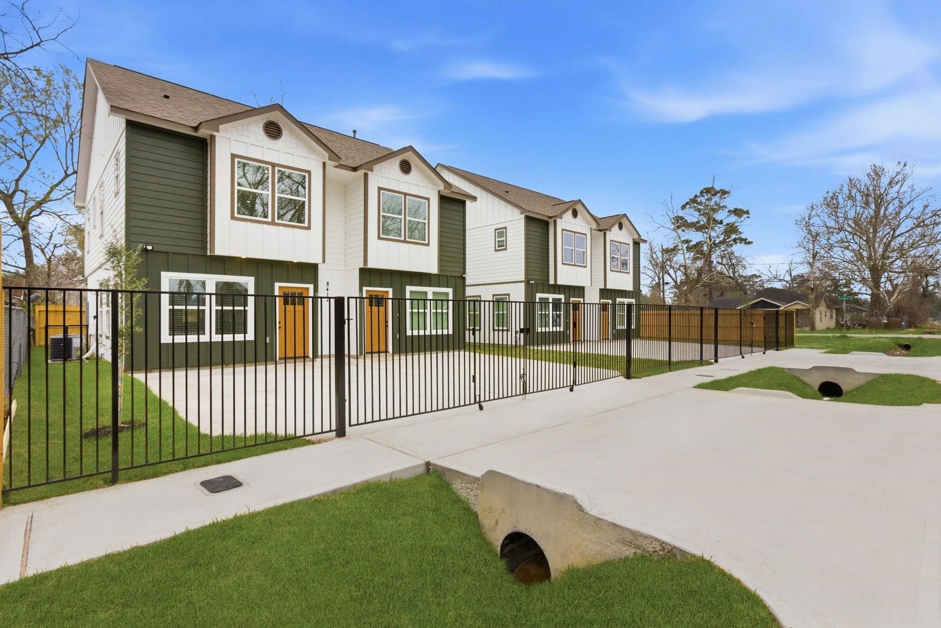 8408 Darien Street, #B, Houston, TX 77028 8408 Darien St. with automatic gate