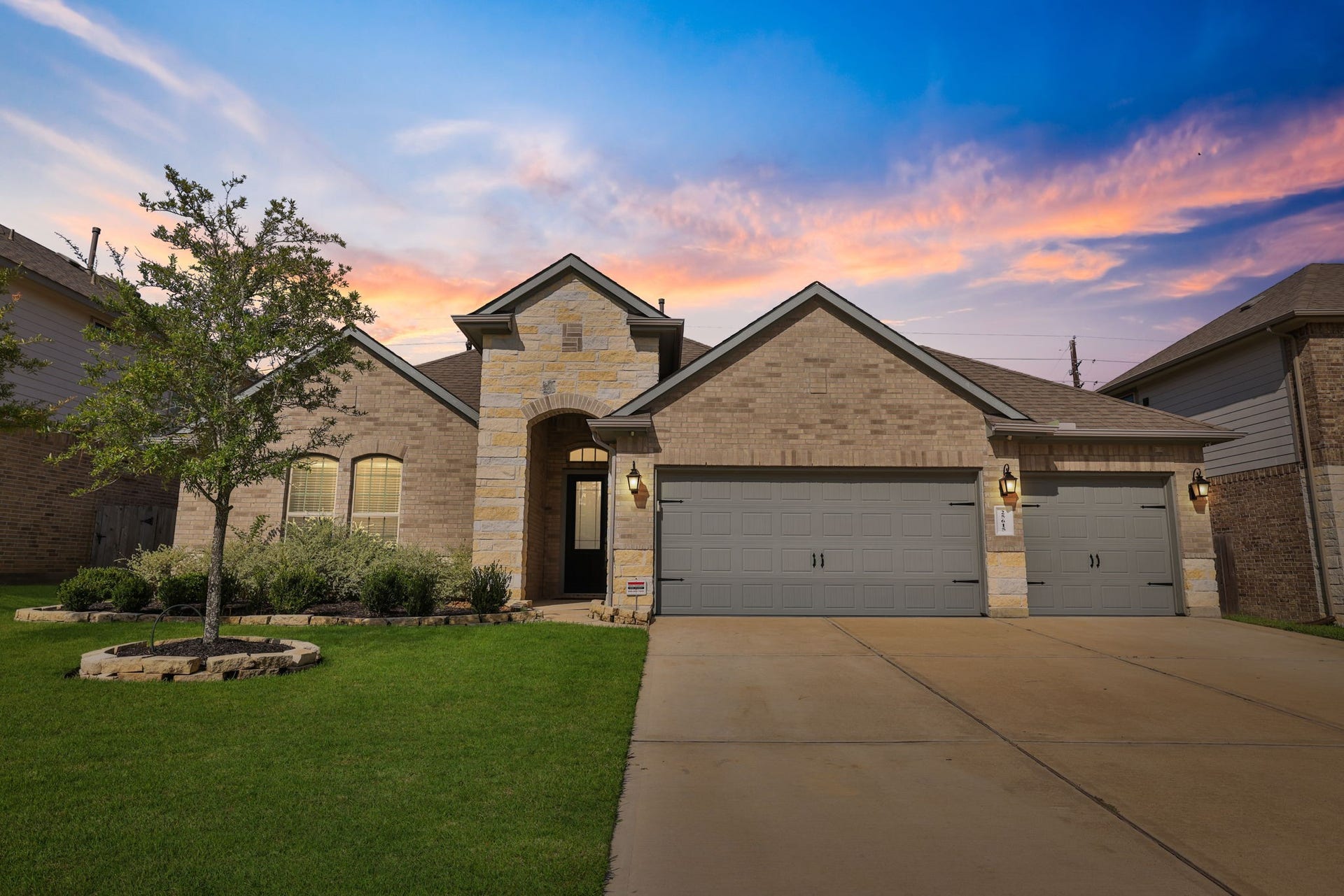 25615 Pinyon Hill Trail, Tomball, TX 77375 Nice all brick one story has a 3 car garage