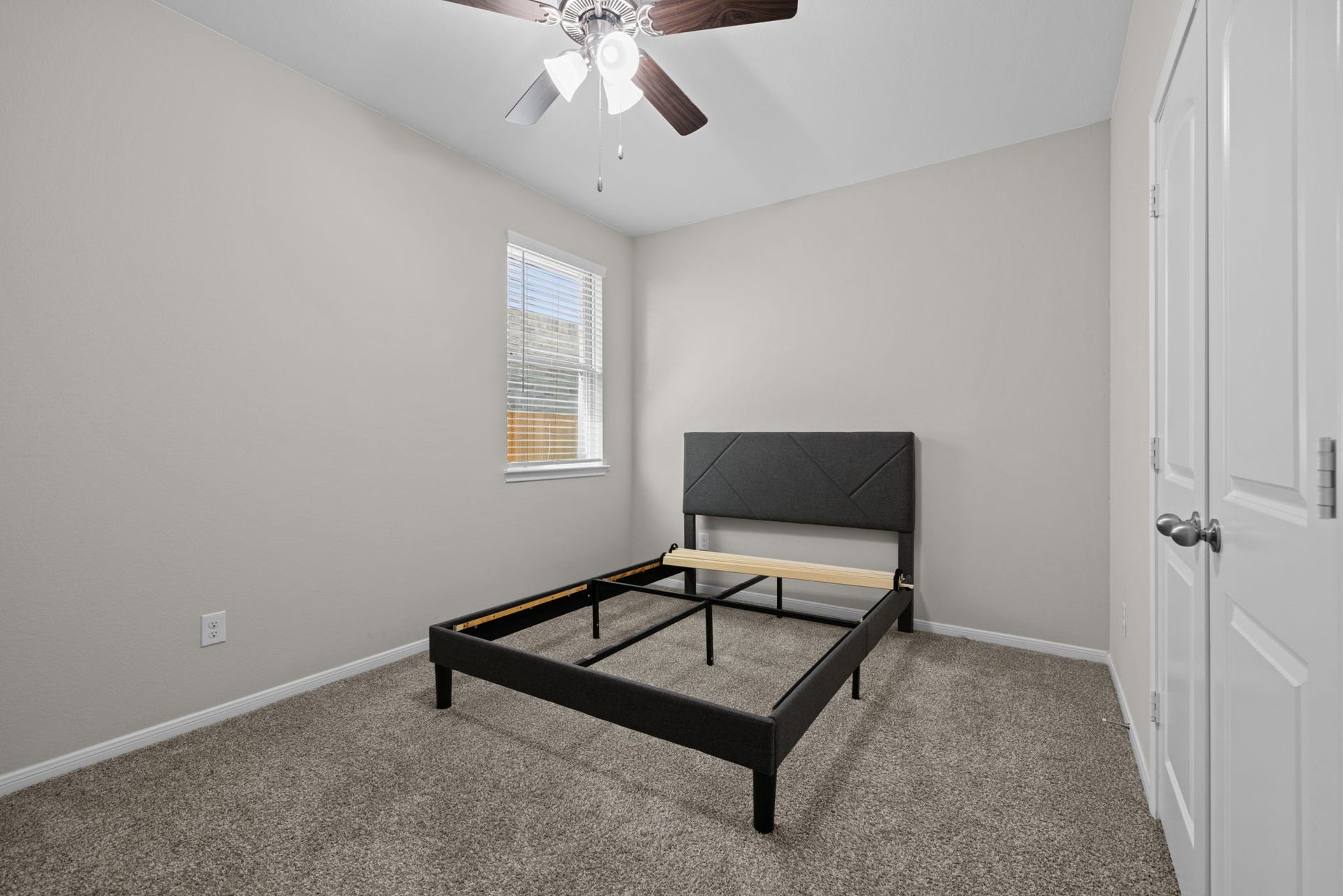 25615 Pinyon Hill Trail, Tomball, TX 77375 There's plenty of space in these rooms for large beds and other furniture
