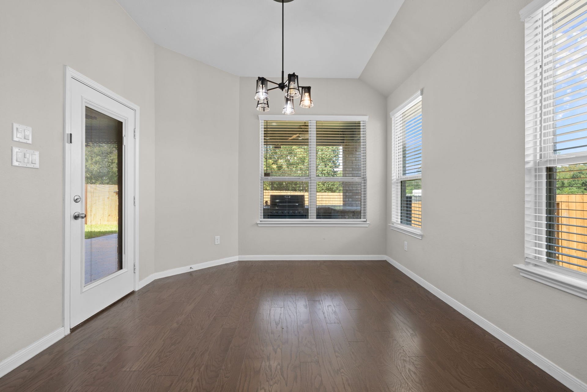 25615 Pinyon Hill Trail, Tomball, TX 77375 The breakfast area has great views of the back patio and yard