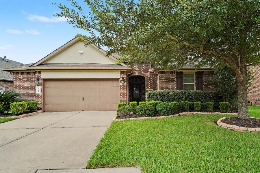 Property photo for 2728 Rogliano Lane, League City, TX