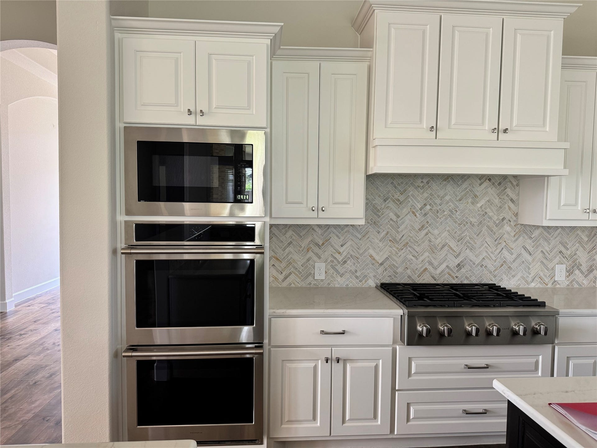 5406 Farm Hill Way, Fulshear, TX 77441 Double Ovens, Microwav and upgraded Gas Cook Top