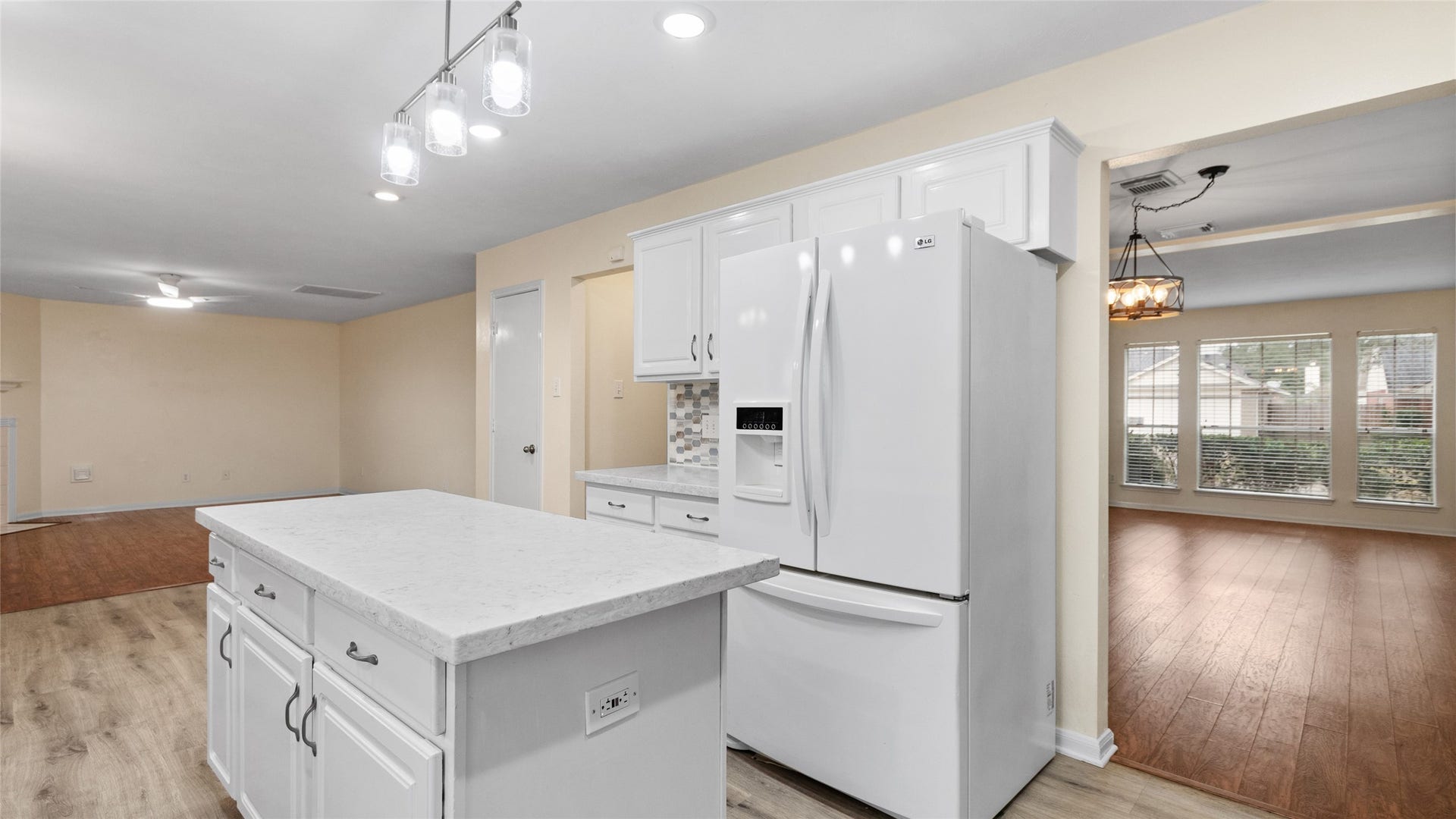 17010 Lighthouse View Drive, Friendswood, TX 77546 17010 Lighthouse View Drive, Friendswood, TX 77546