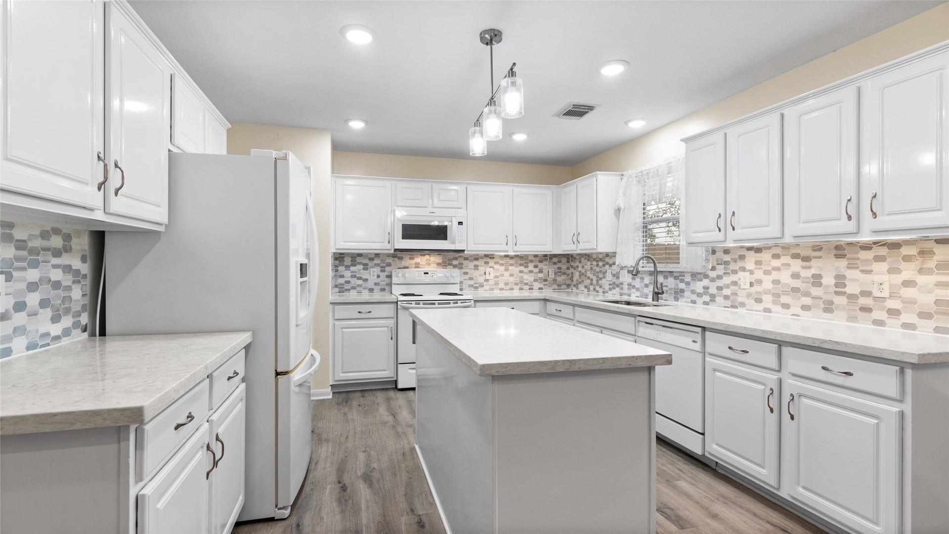 17010 Lighthouse View Drive, Friendswood, TX 77546 17010 Lighthouse View Drive, Friendswood, TX 77546