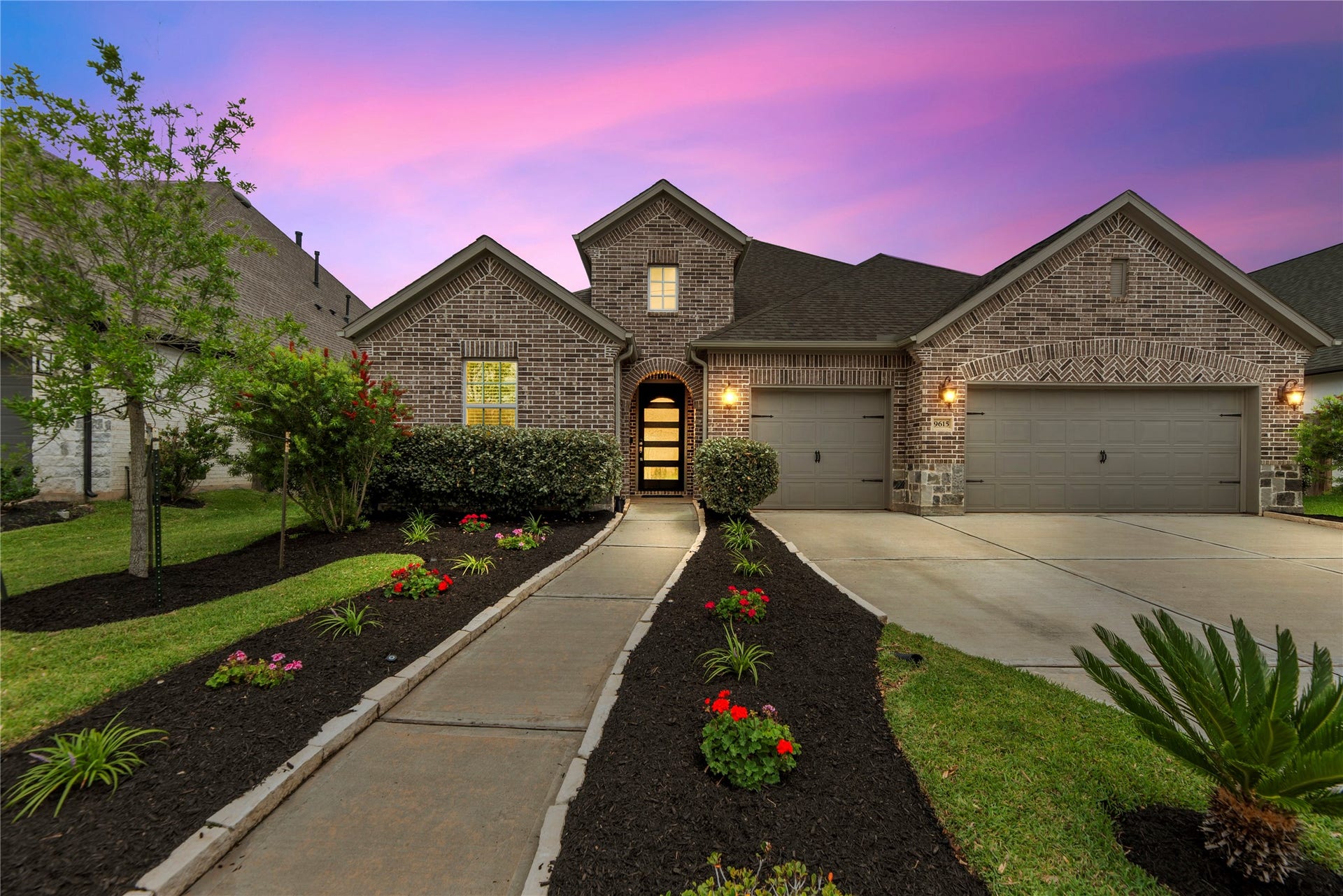 9615 Hunters Run Drive, Missouri City, TX 77459 Welcome to 9615 Hunters Run!!