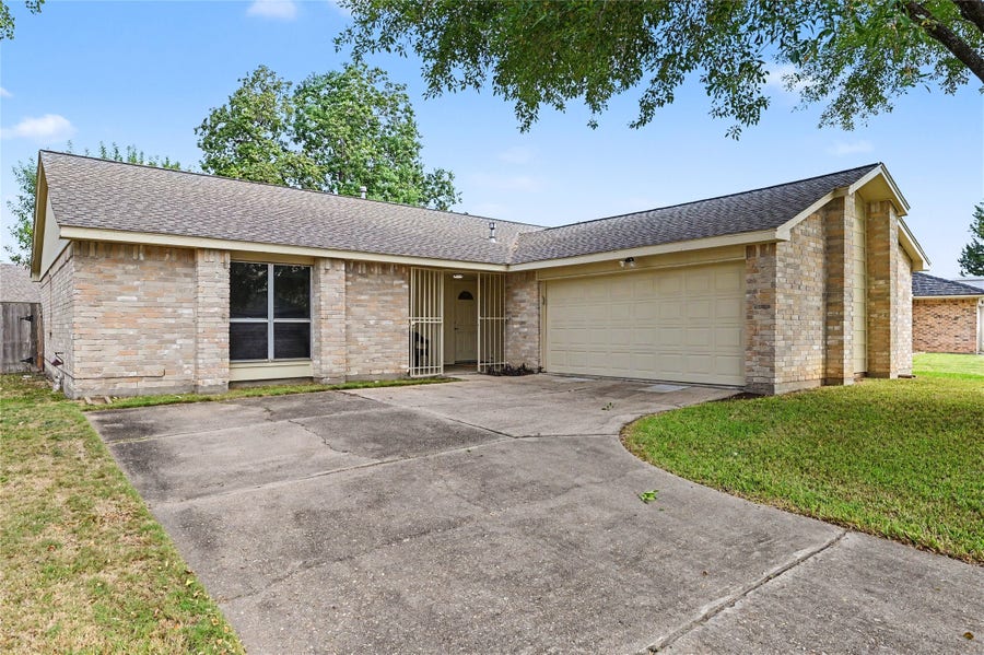 Property photo for 13122 Chipman Glen Drive, Houston, TX