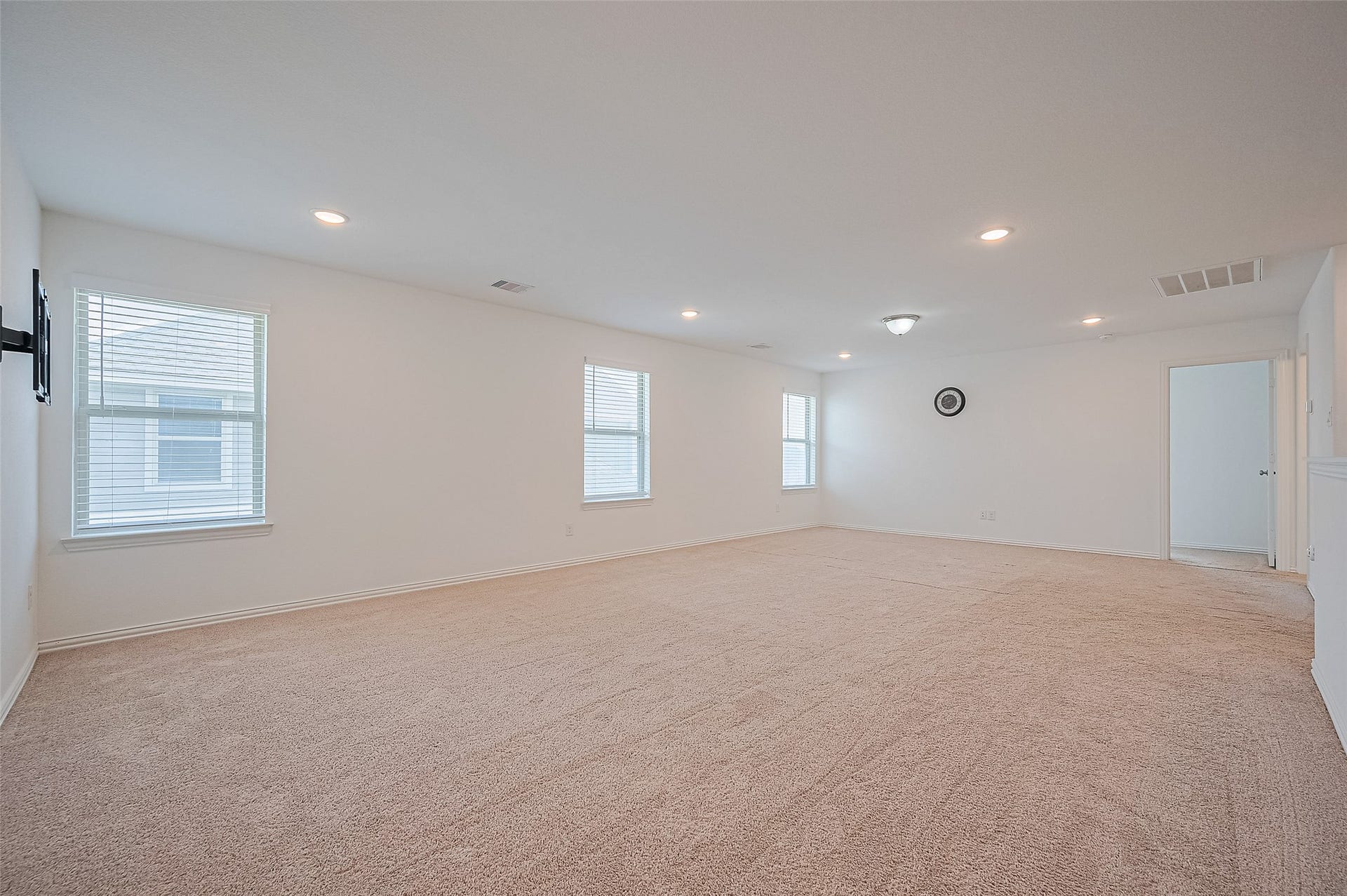 31326 Whitfield Court, Fulshear, TX 77441 It includes multiple doors and a half-wall, offering a versatile layout.