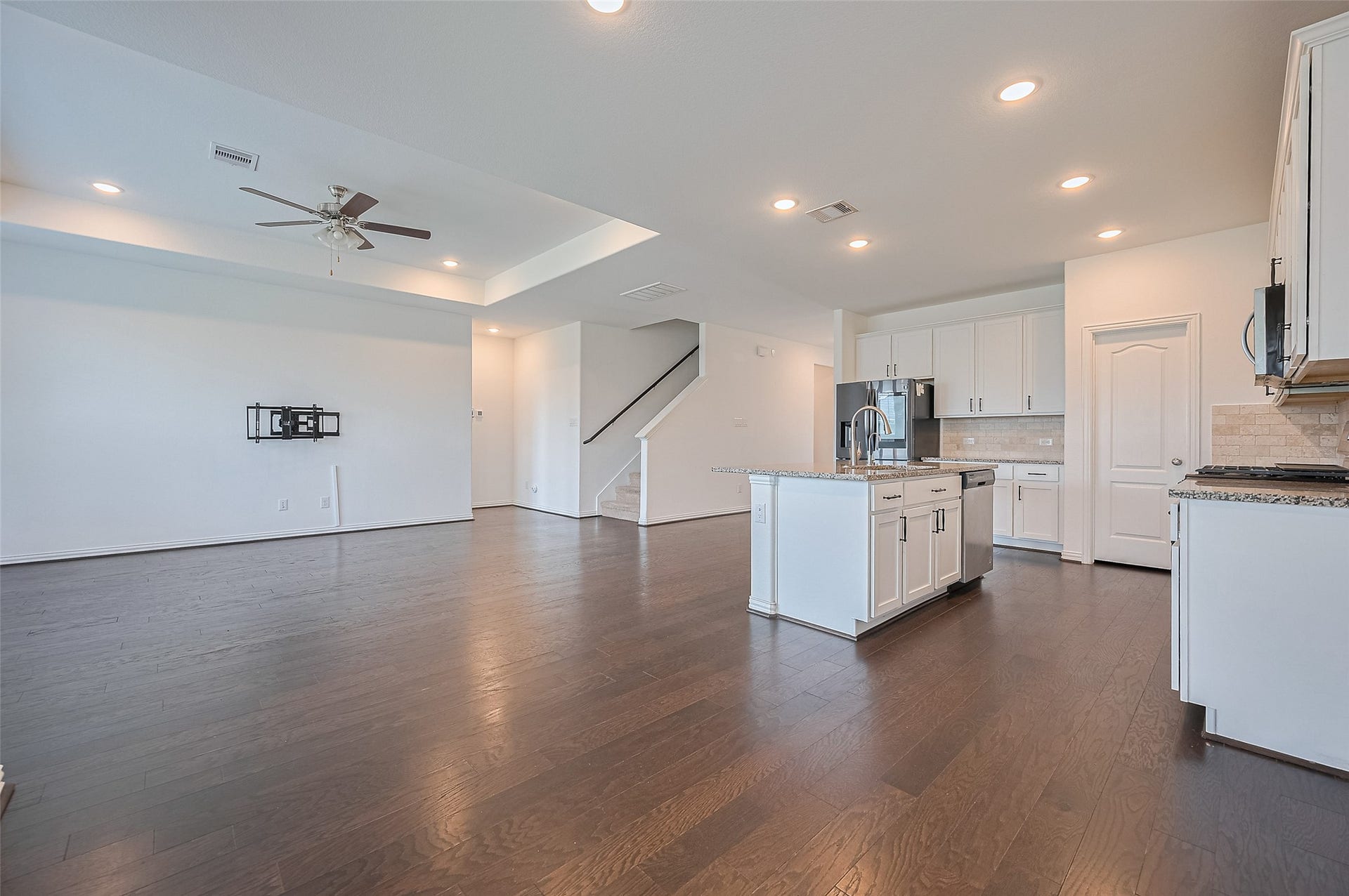 31326 Whitfield Court, Fulshear, TX 77441 Dining area flowing into the kitchen.