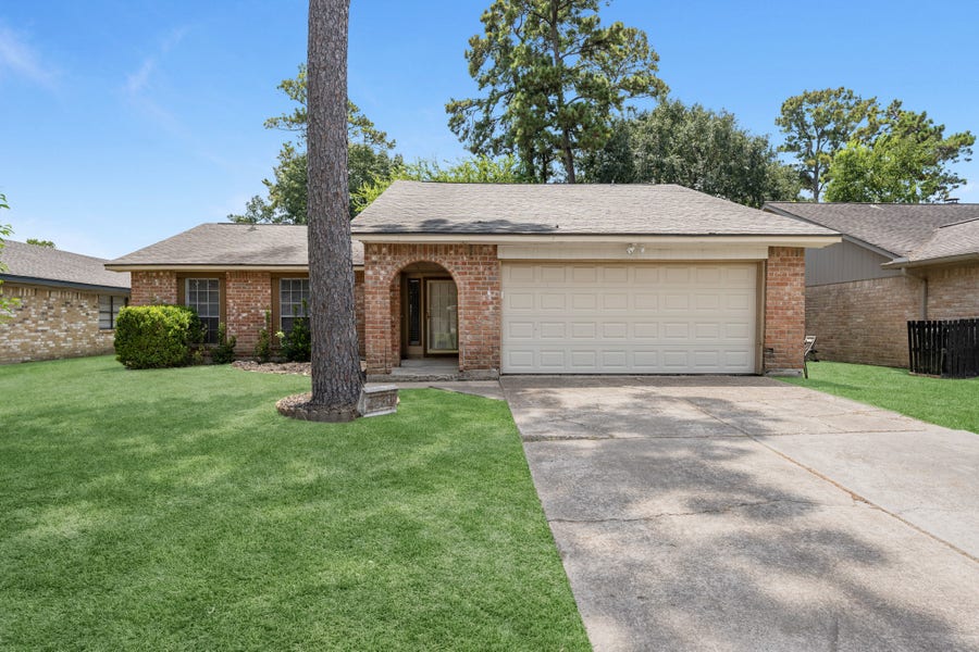 Property photo for 4930 Fitzwater Drive, Spring, TX