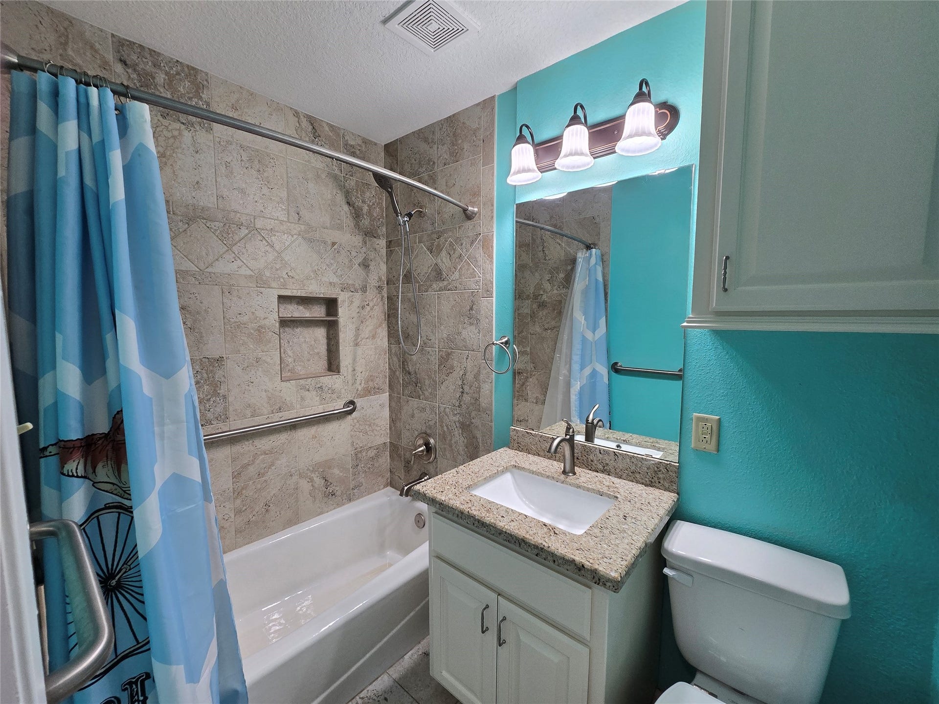 Secondary Full Bath