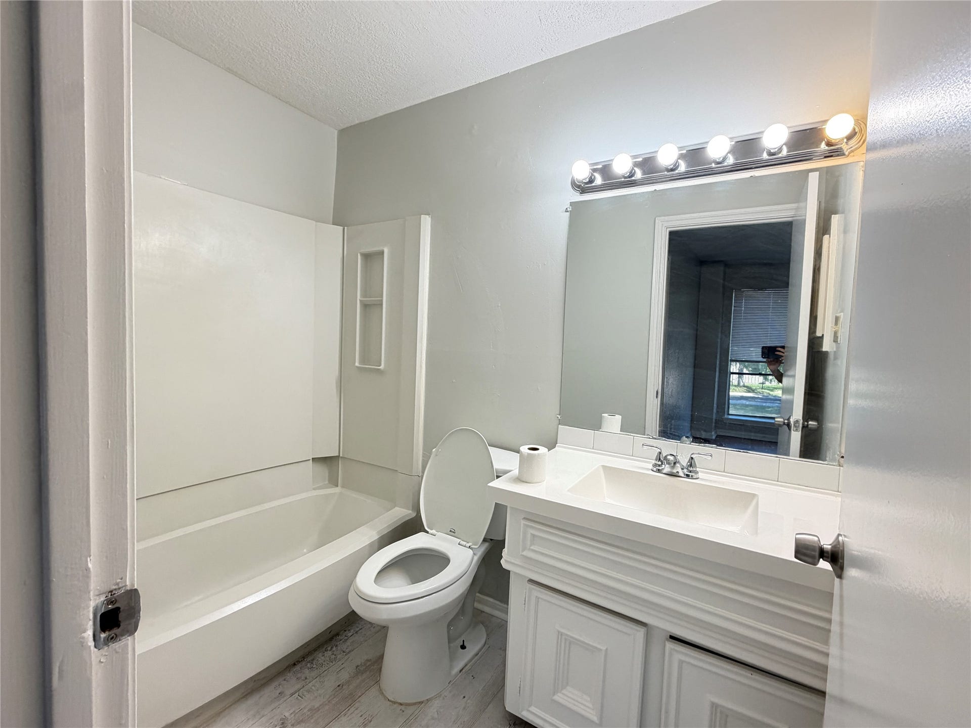 8503 Wilcrest Drive, Houston, TX 77099 bathroom in 3rd bedroom