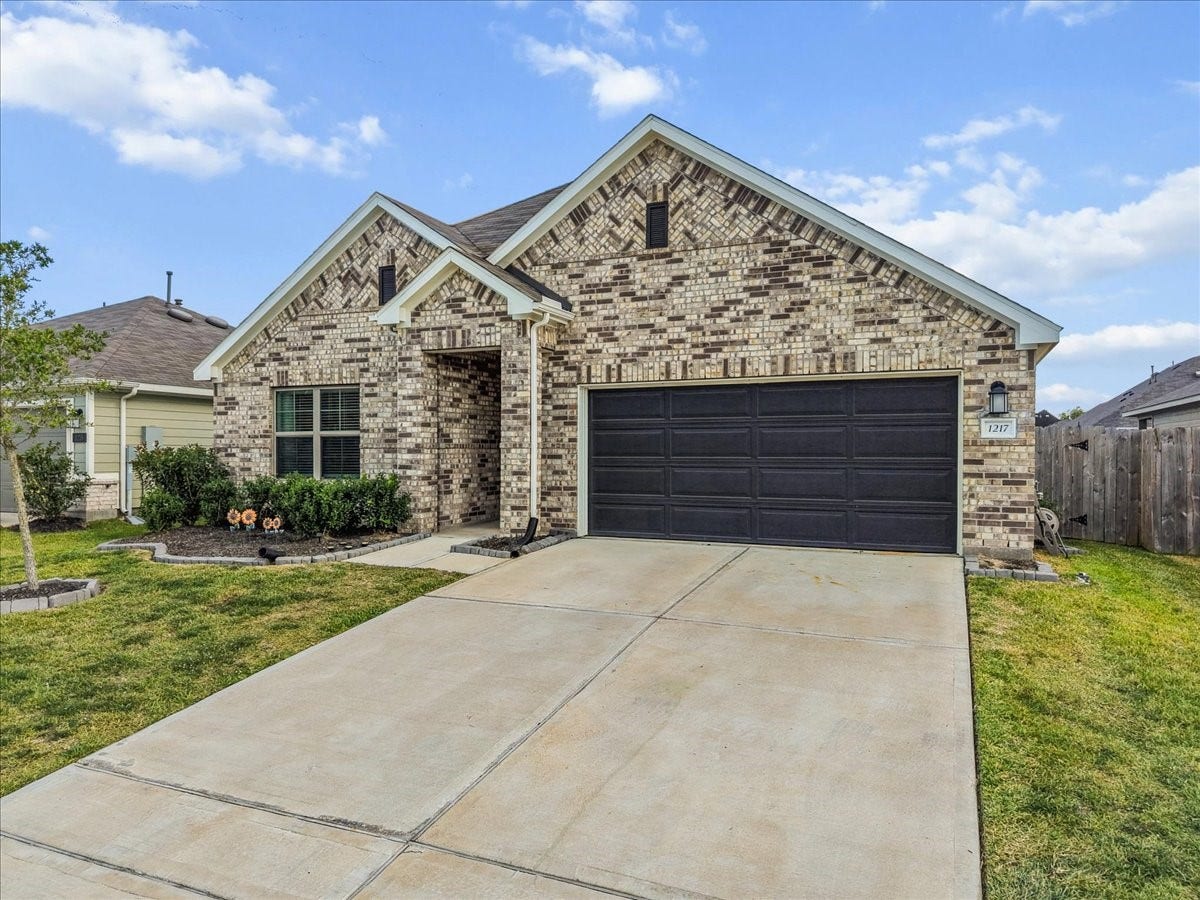 1217 Filly Creek Drive, Alvin, TX 77511 1217 Filly Creek Drive, Alvin, TX 77511