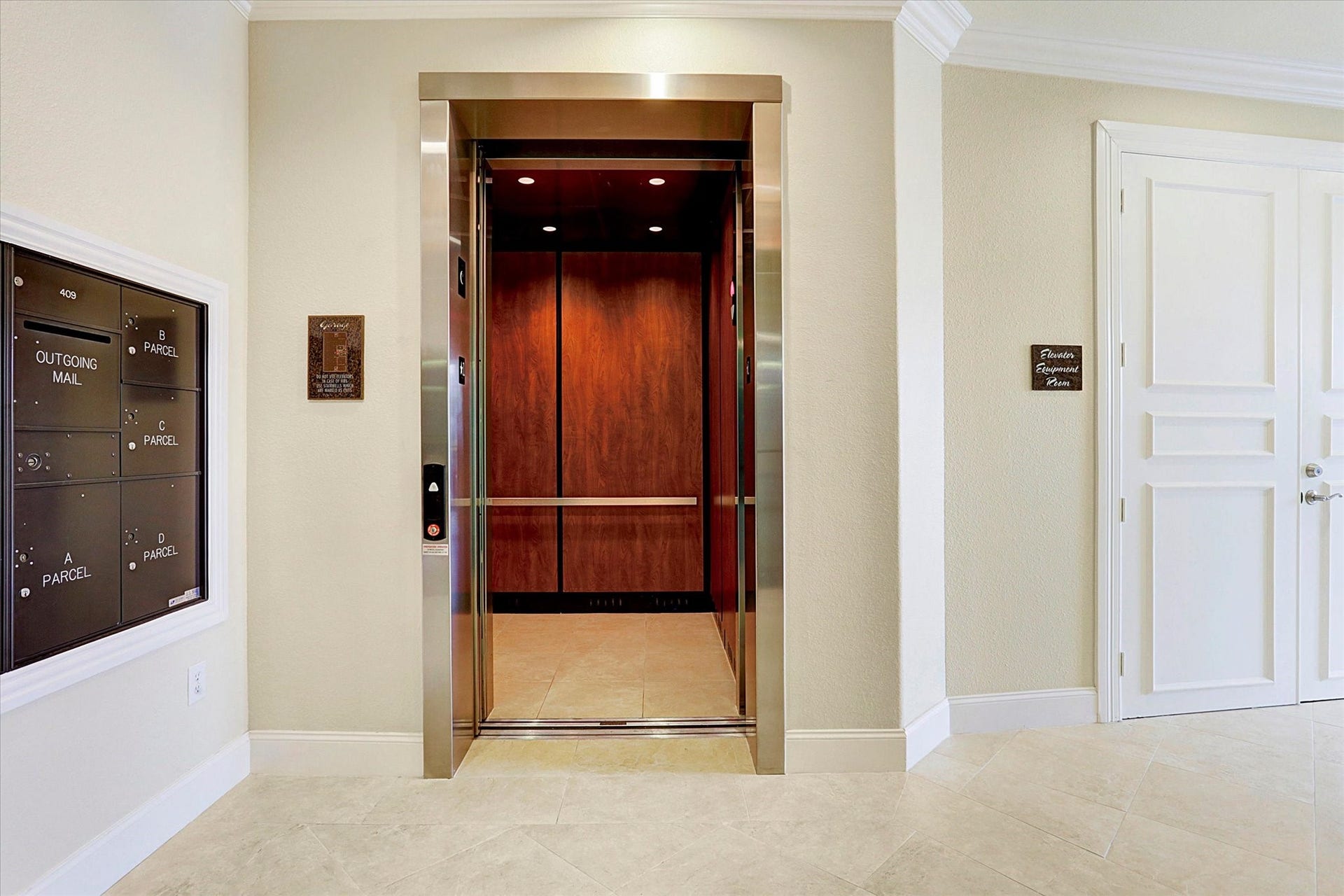 2120 Kipling Street, #207, Houston, TX 77098 Convenient elevator
