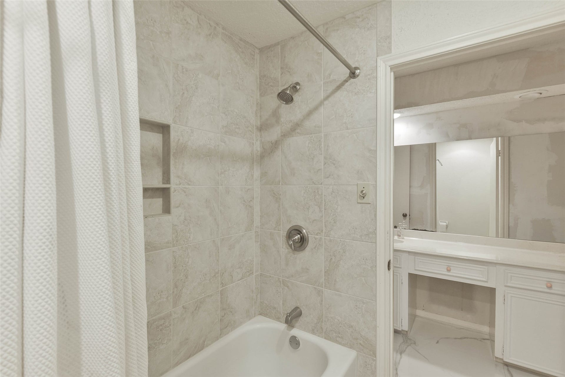 8206 Arrow Cove Court, Humble, TX 77346 8206 Arrow Cove Court, Humble, TX 77346