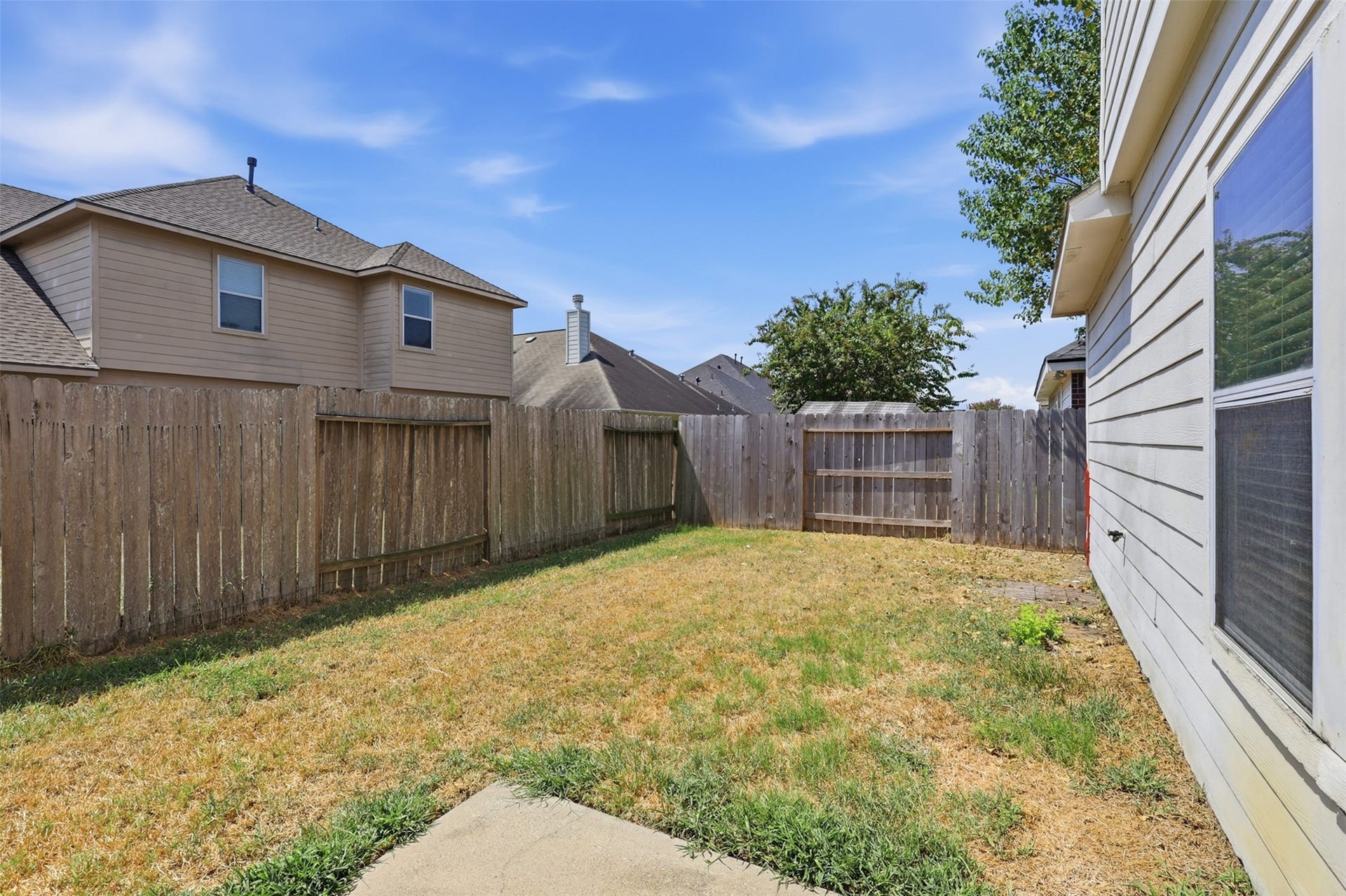 FULLY fenced backyard