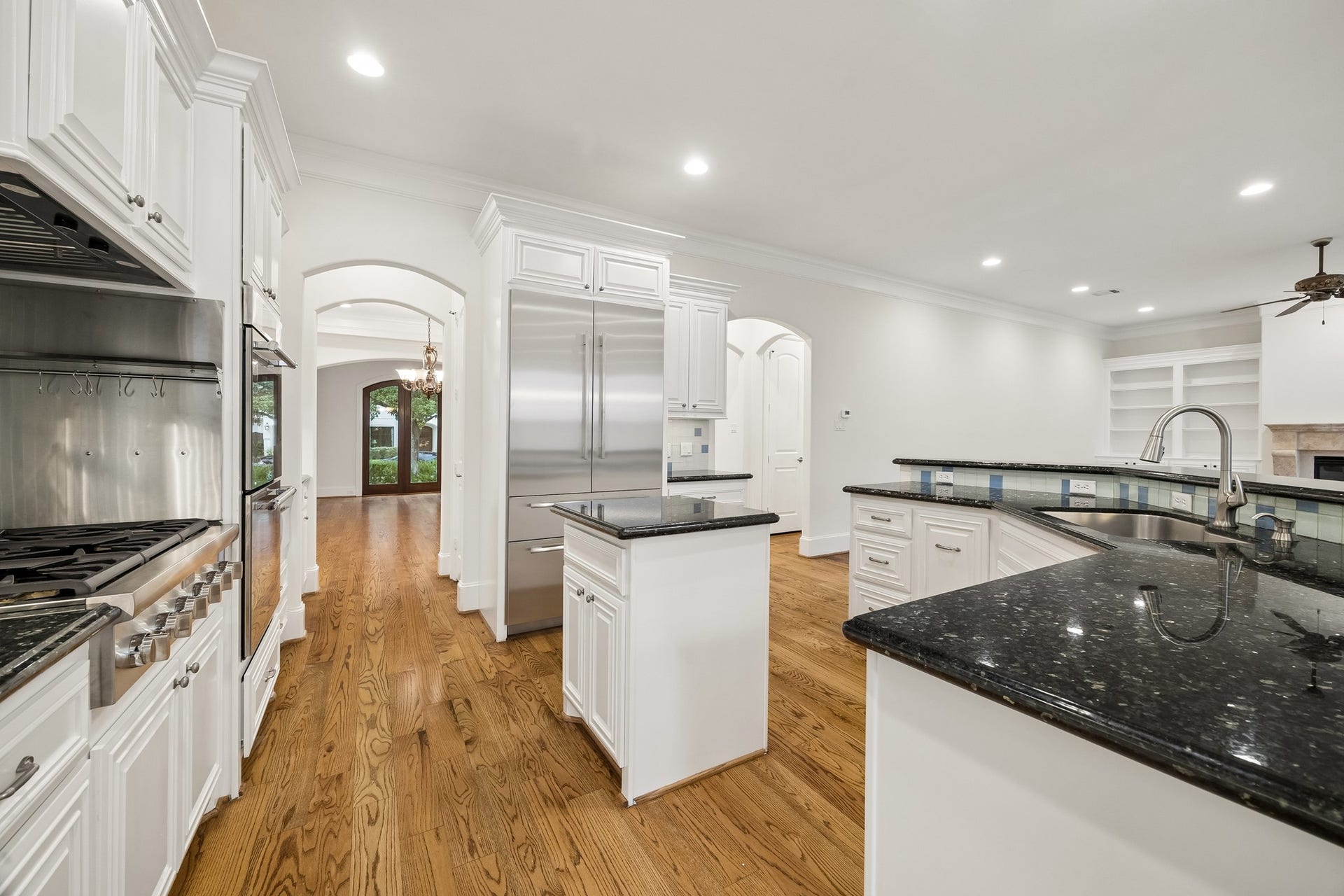 3928 Milton Street, West University Place, TX 77005 3928 Milton Street, West University Place, TX 77005