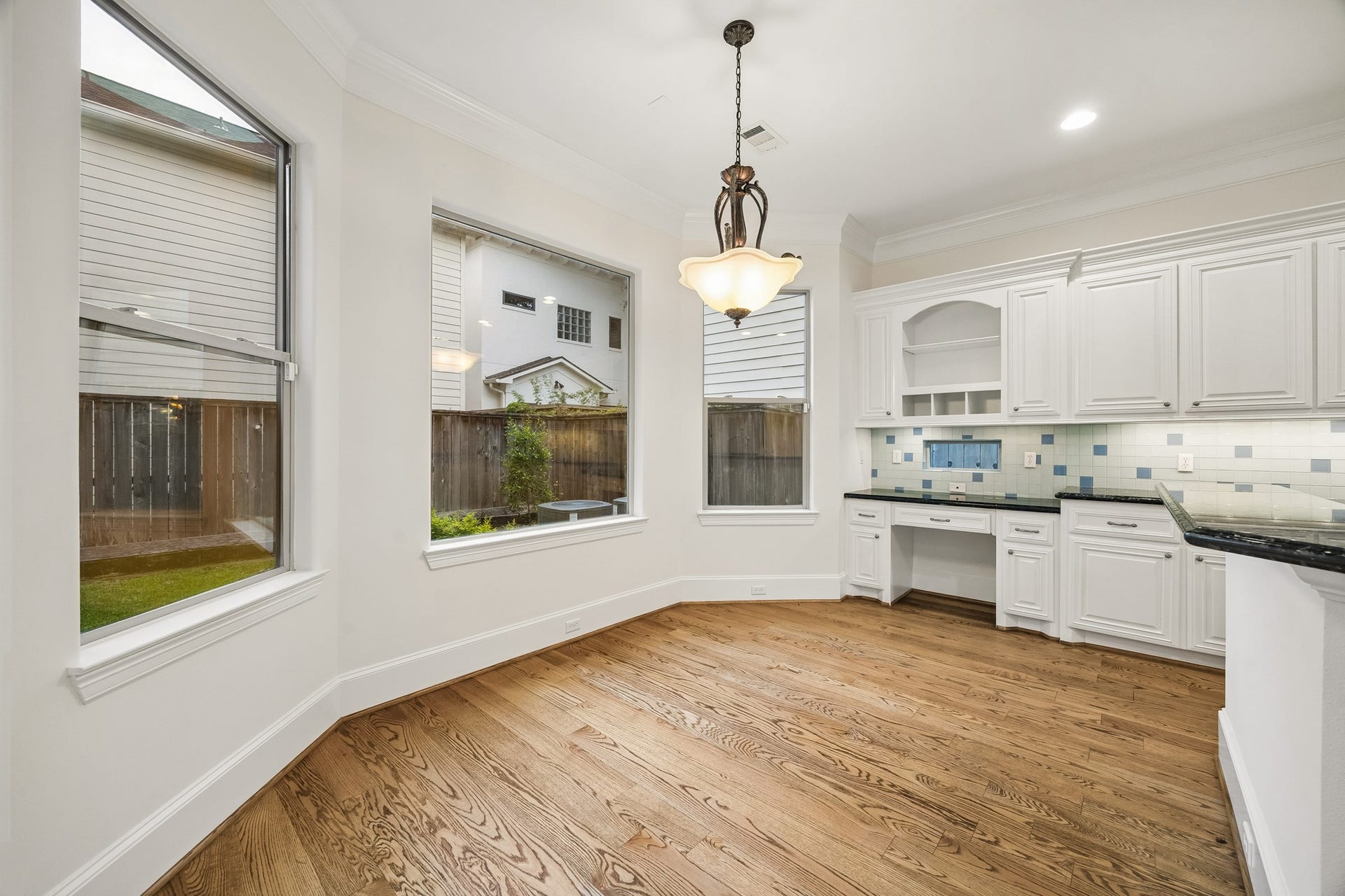 3928 Milton Street, West University Place, TX 77005 3928 Milton Street, West University Place, TX 77005