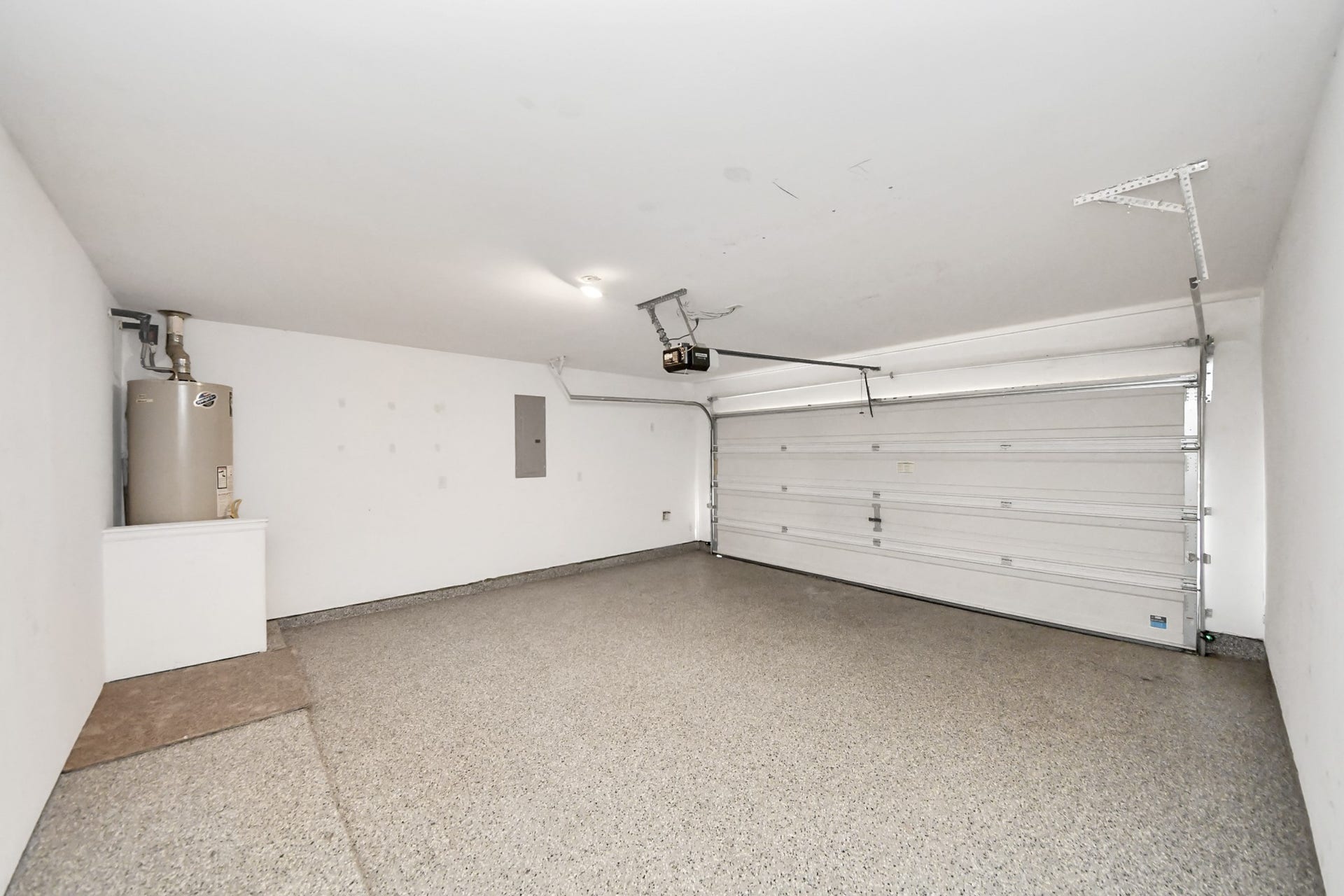 garage with Epoxy floor